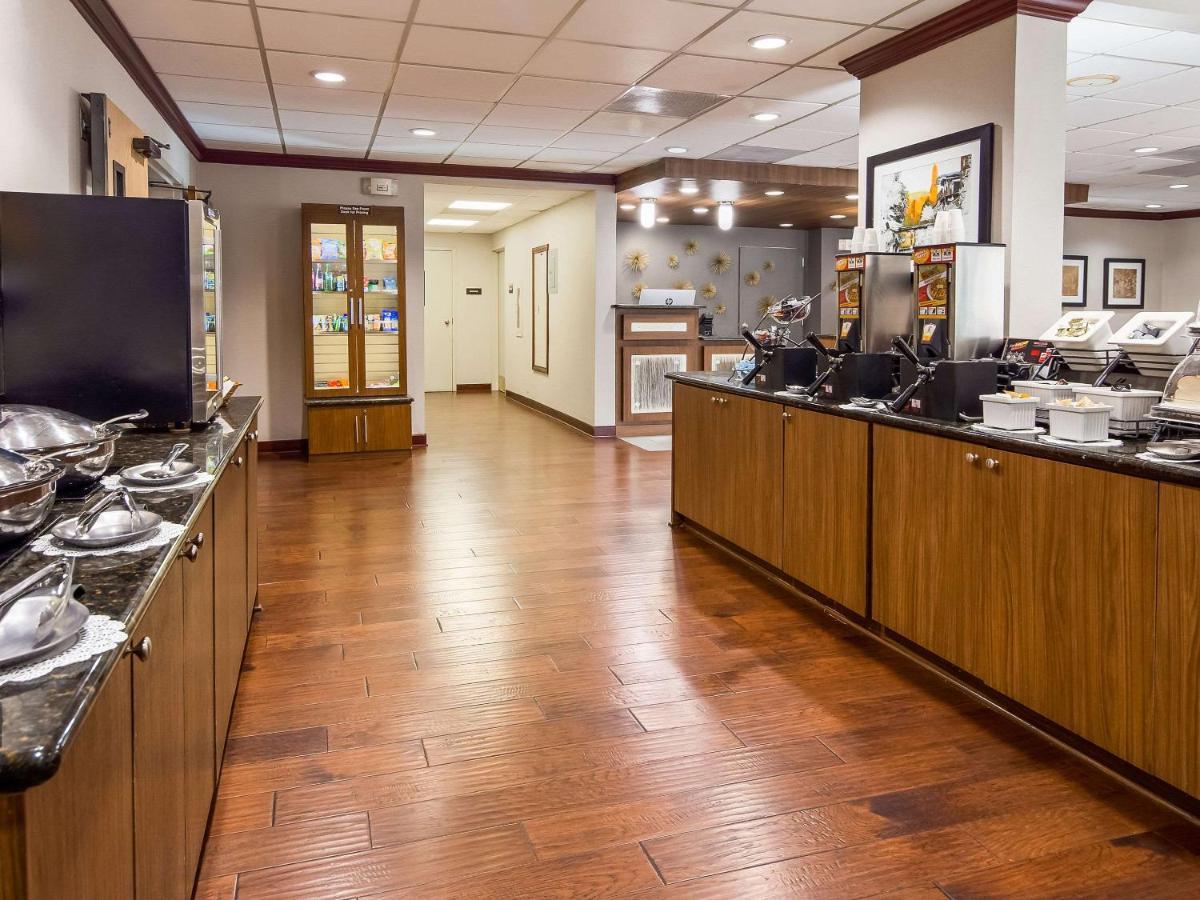 Hotel Clarion Pointe Near Medical Center 2*