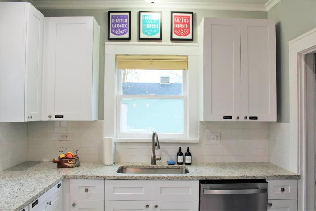 Casamagnolia - Cheerful 3-bdrm Home, Free Parking, 30 Days Or More *