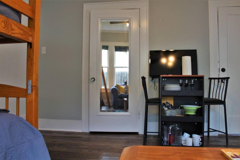 Casamagnolia - Cheerful 3-bdrm Home, Free Parking, 30 Days Or More