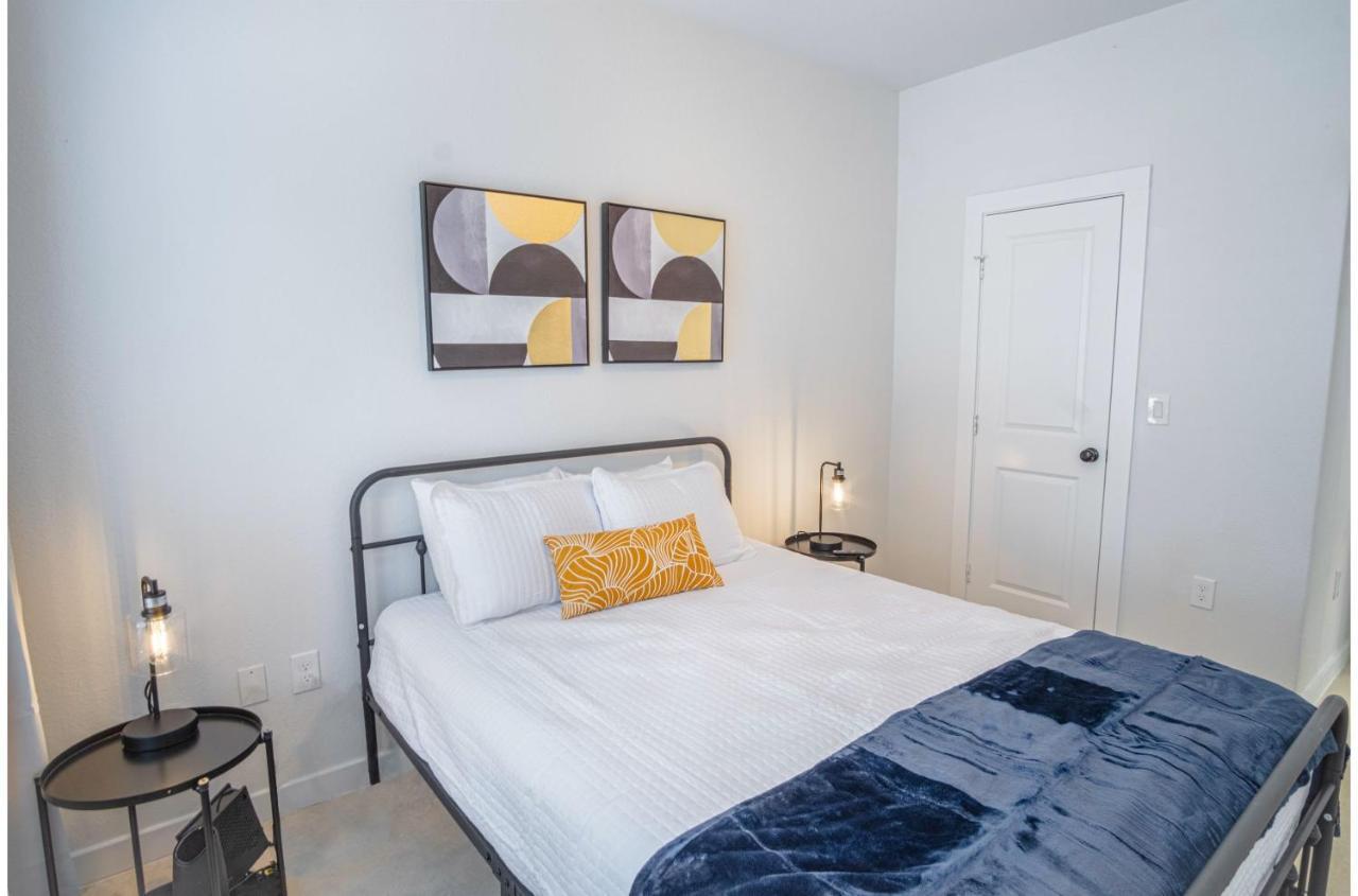 Brand New Stylish 3br2ba Near Exciting Downtown San Antonio