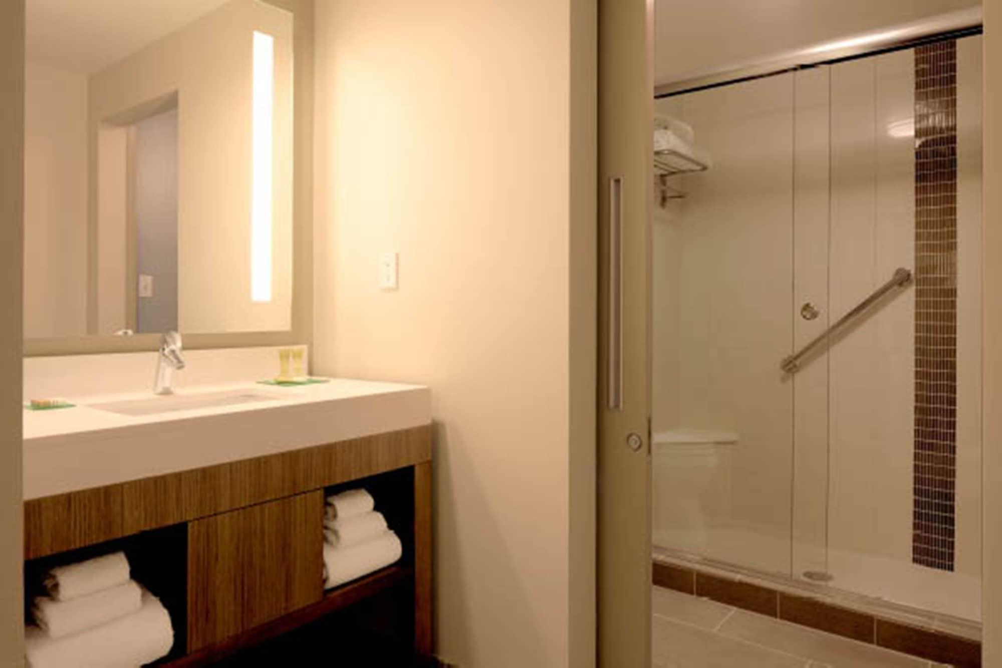 Hyatt Place Airport/quarry Market