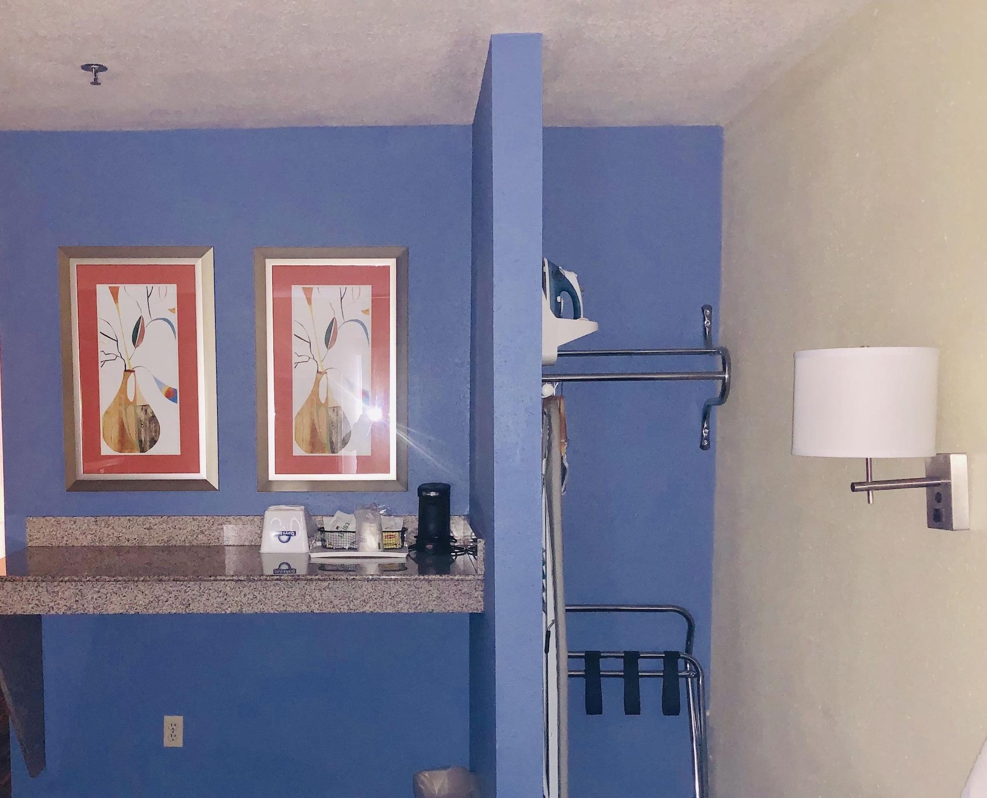 Days Inn by Wyndham San Antonio Northwest/Seaworld Hotel San Antonio