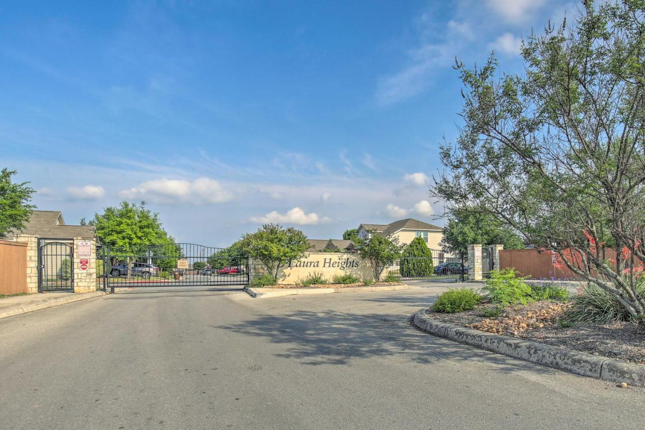 With Game Room, 9 Mi To Seaworld! Holiday home *