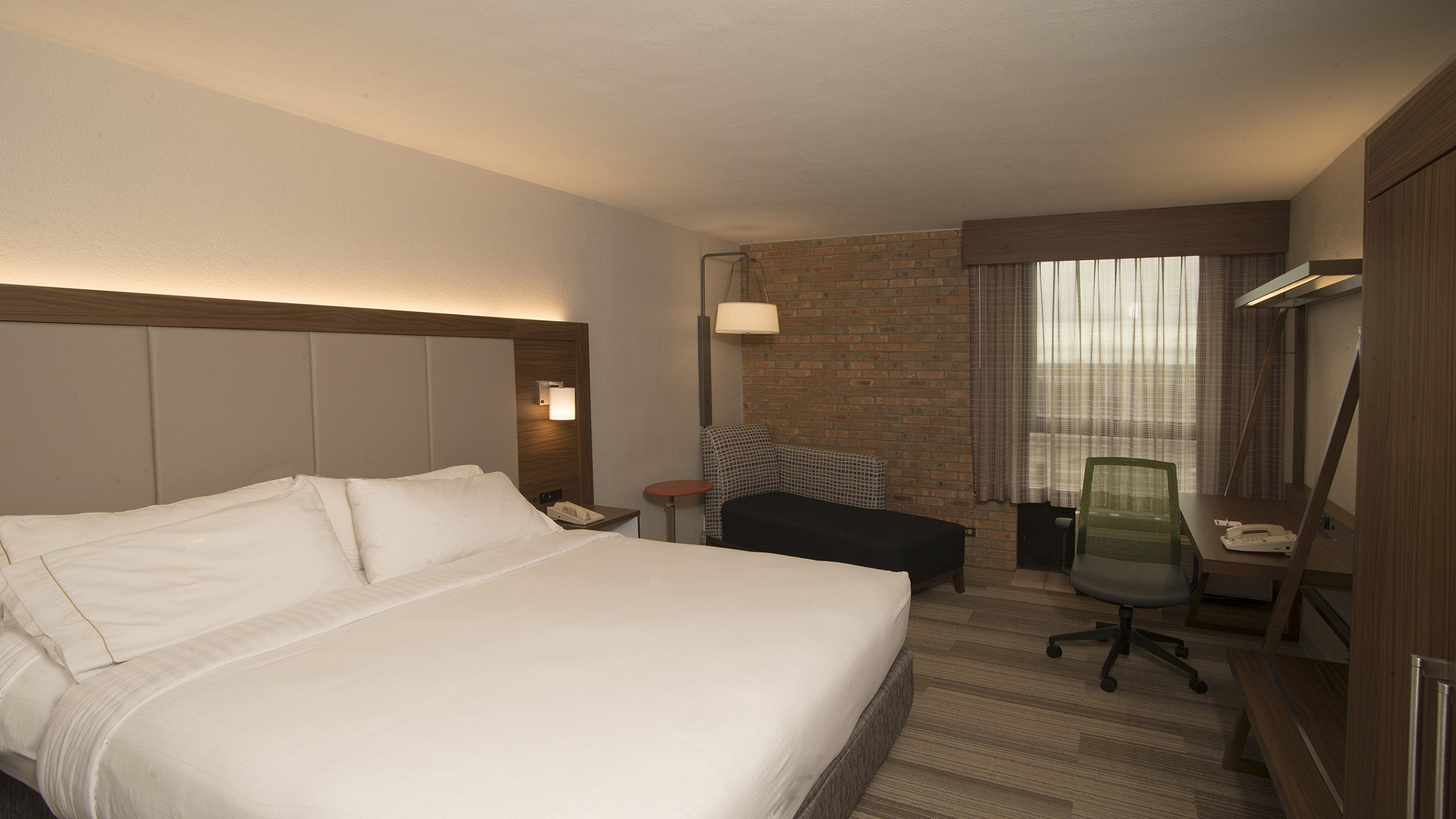Express - Airport By Ihg Hotel San Antonio