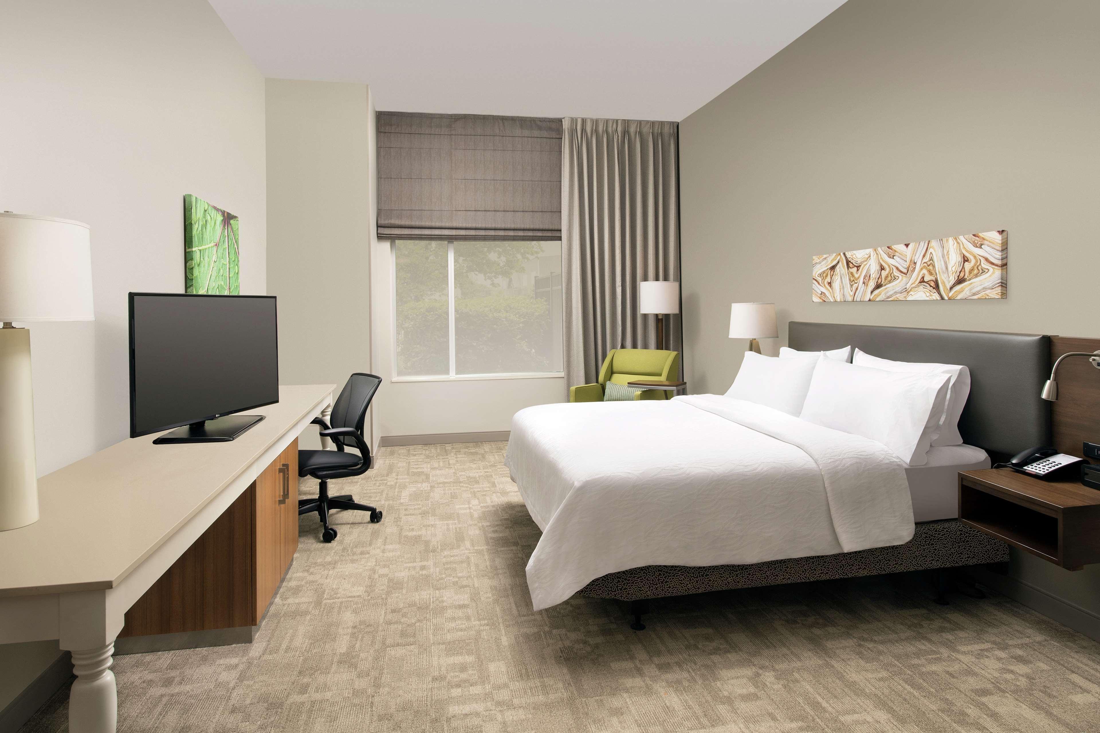 Hilton Garden Airport South
