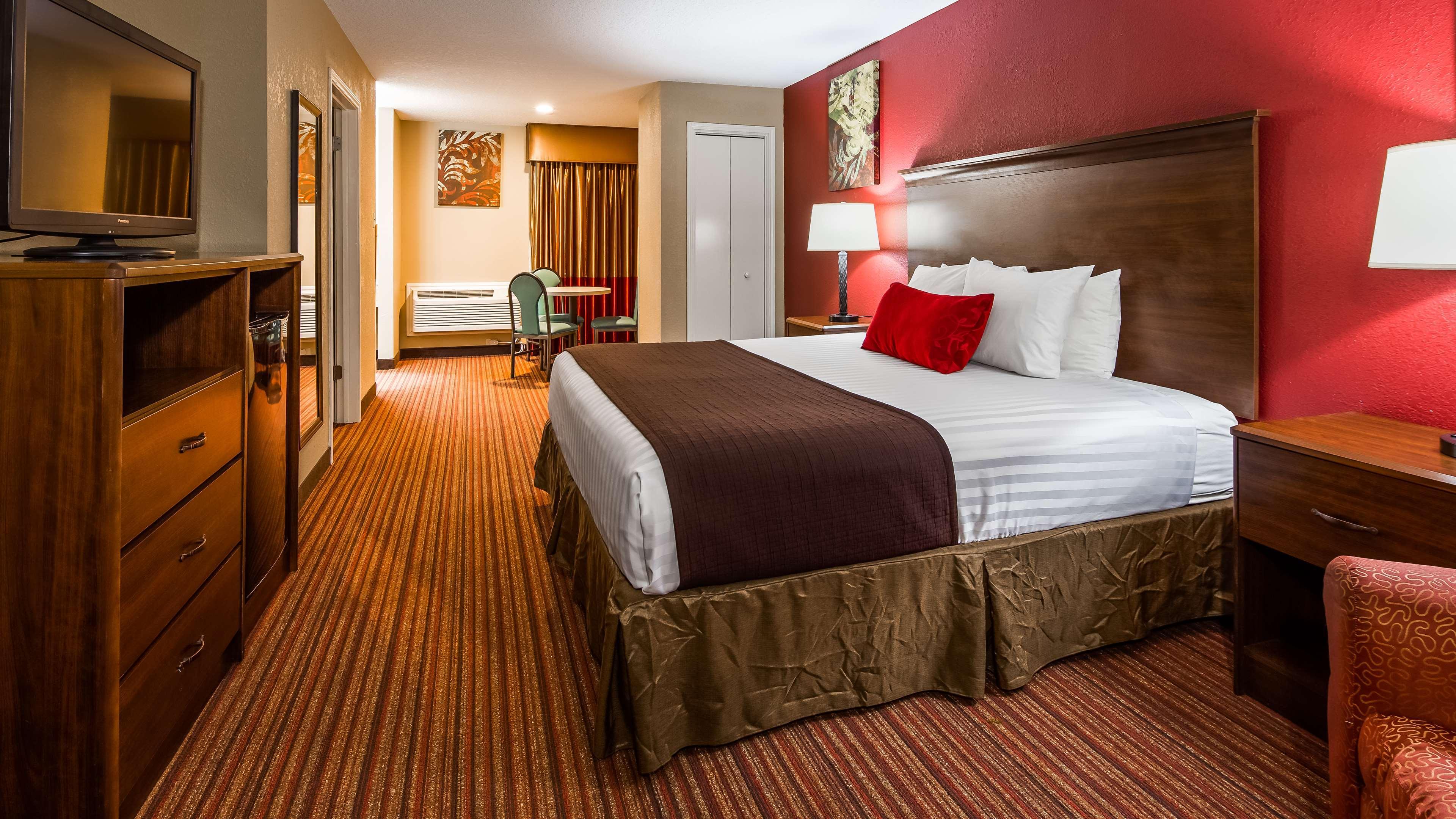 Hotel Surestay Plus By Best Western Fiesta San Antonio