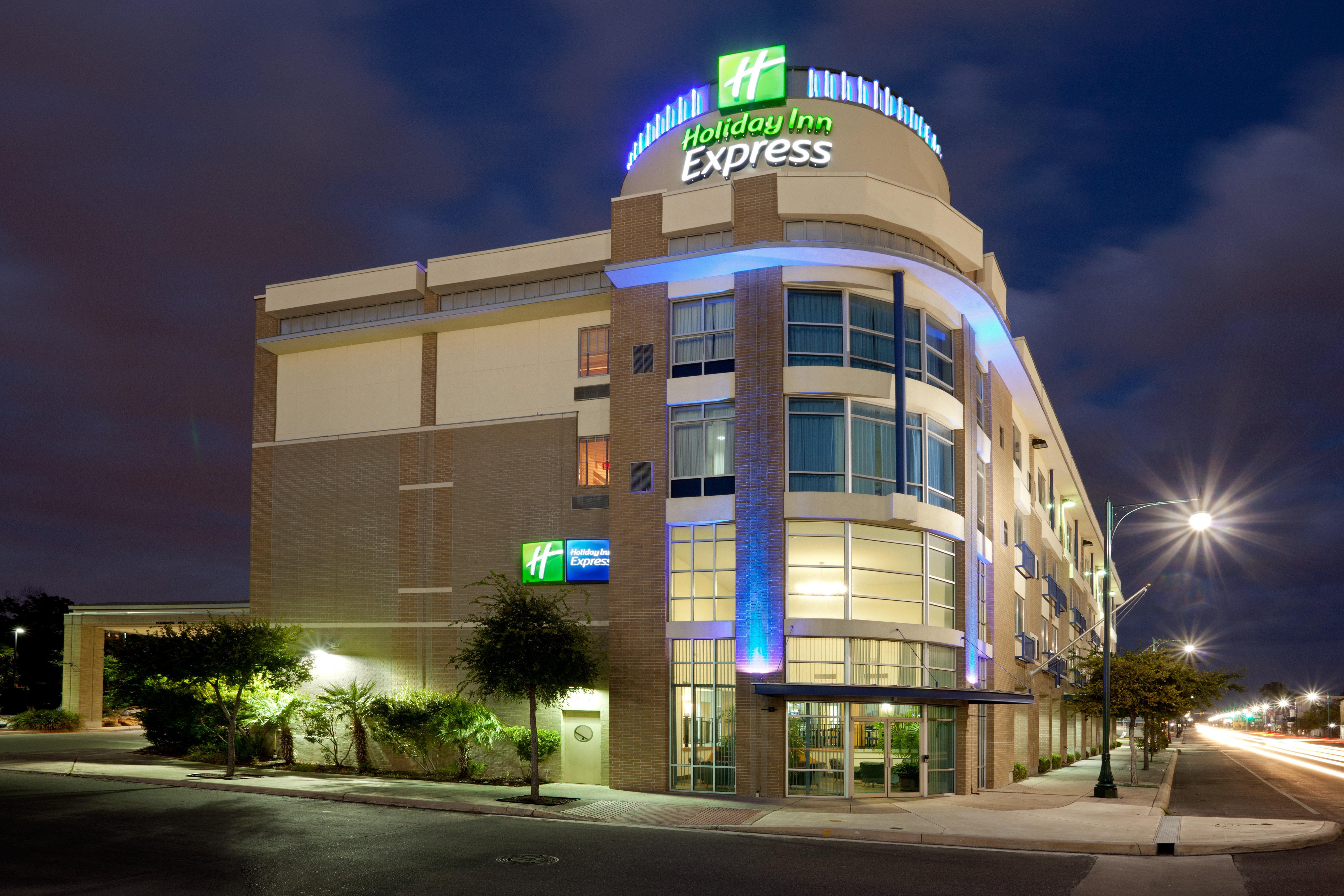 Hotel Express & - Rivercenter Area By Ihg 3*