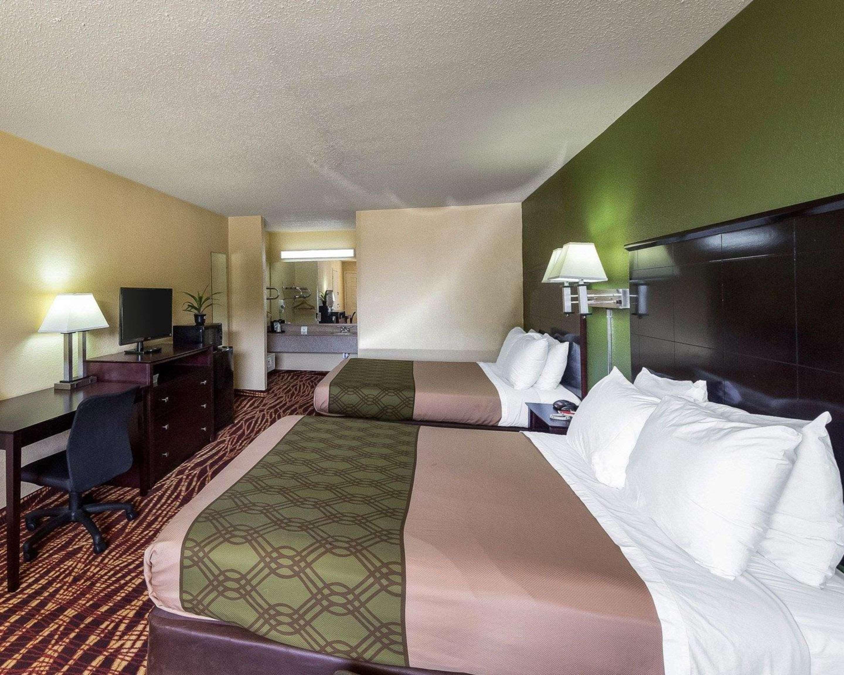 Hotel Econo & Downtown Northeast Near Sam Houston