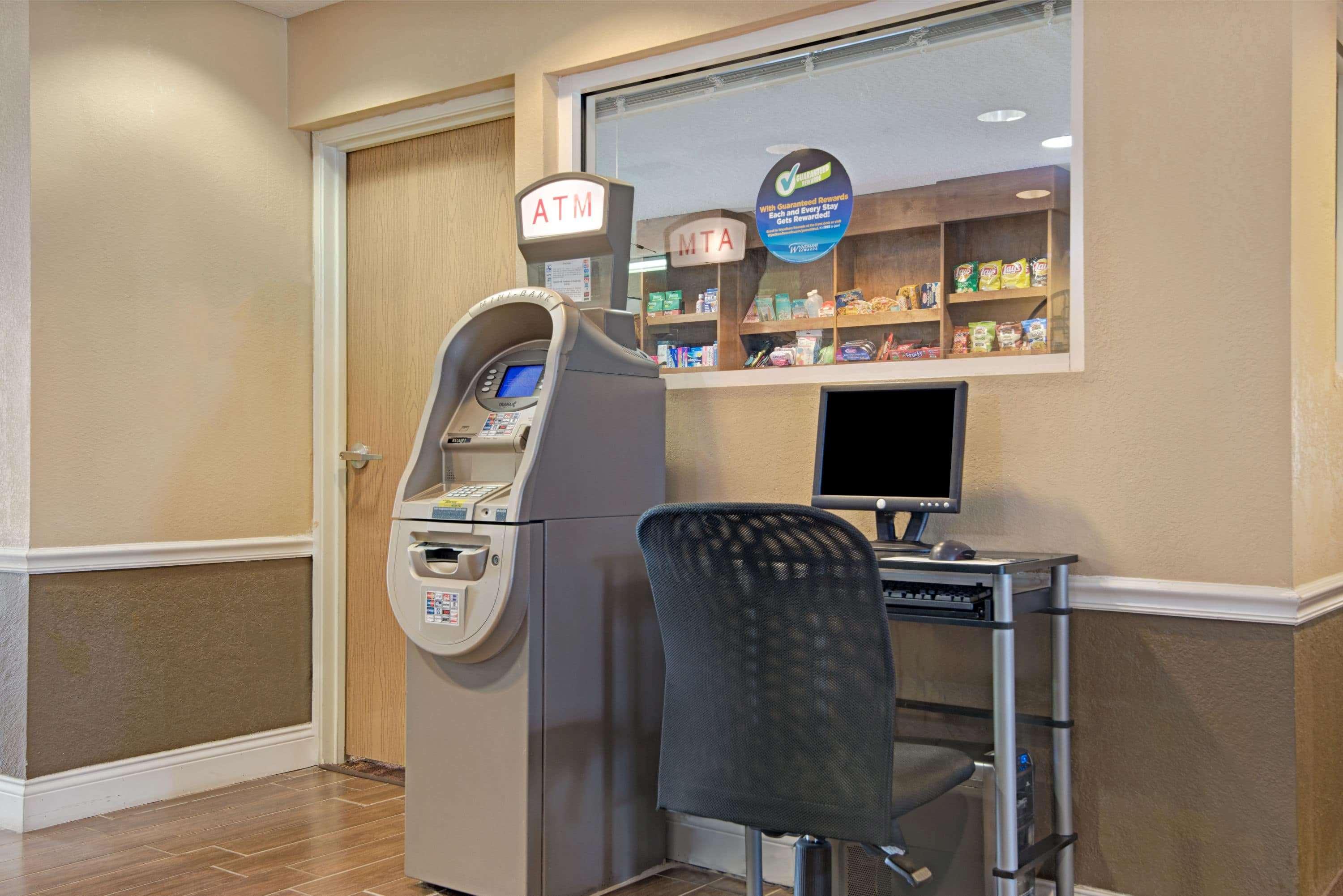 Super 8 By Wyndham Downtown Ne