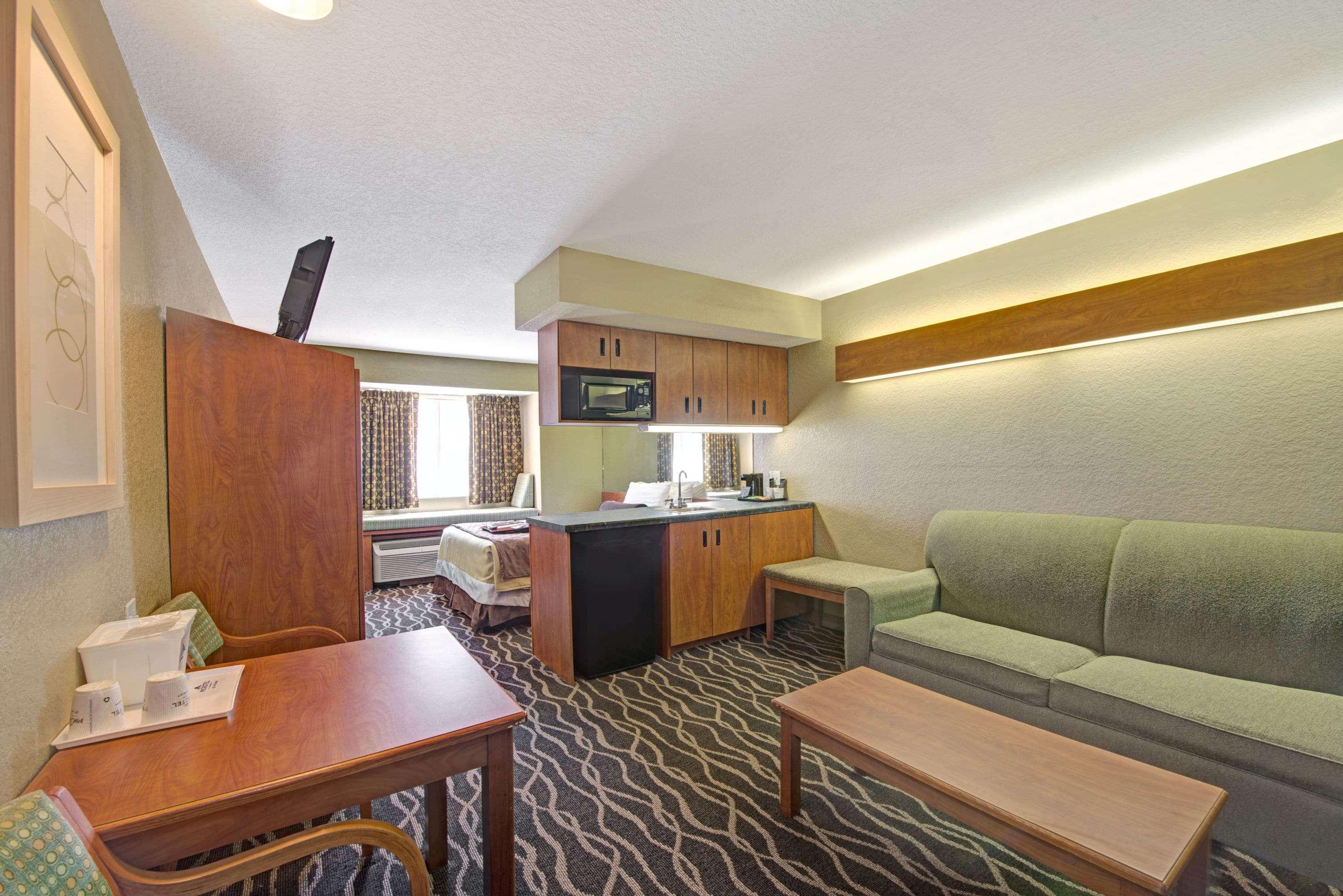 Super 8 By Wyndham Downtown Ne San Antonio