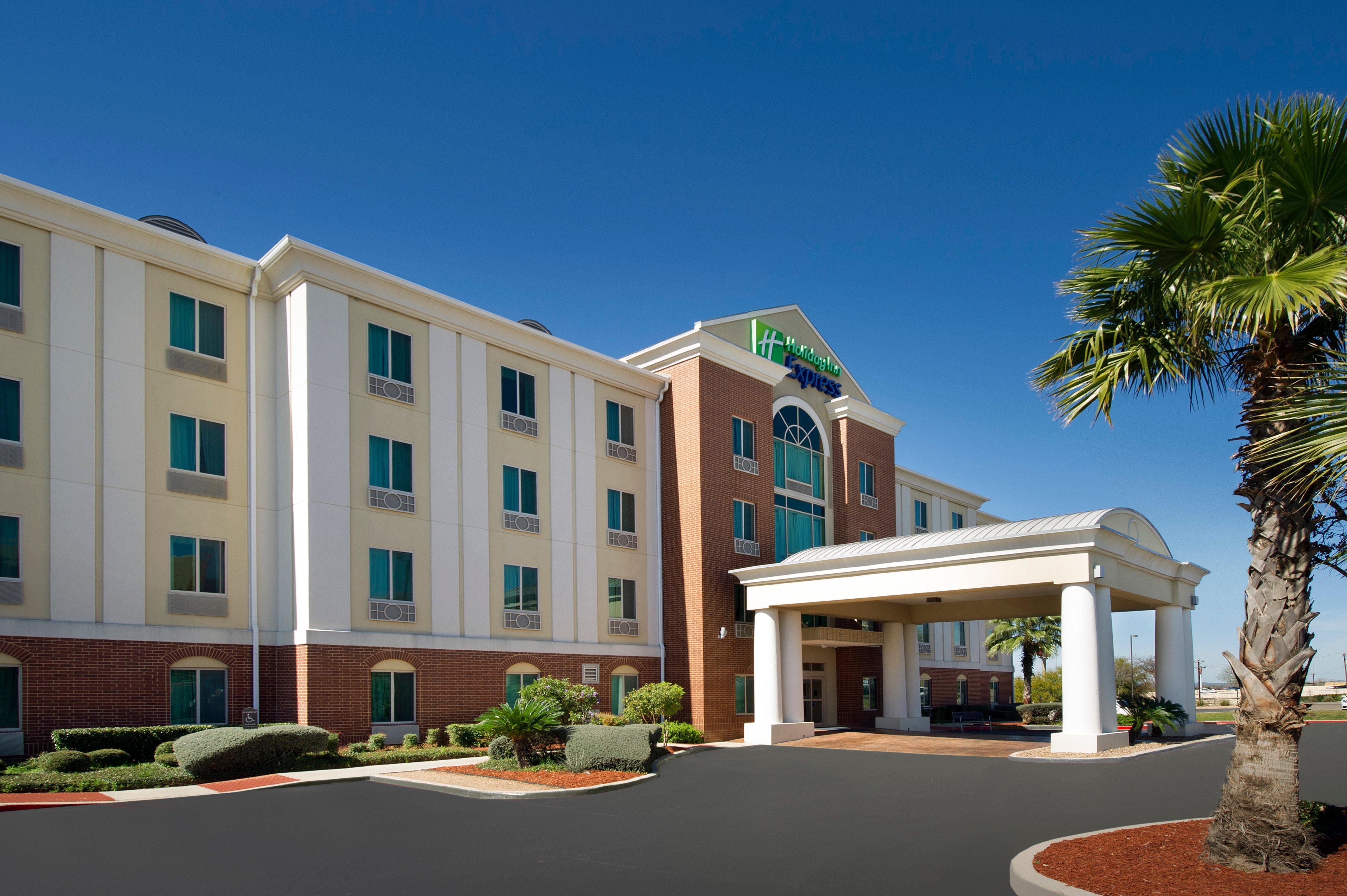 Express & West Sea World Area By Ihg Hotel 3*