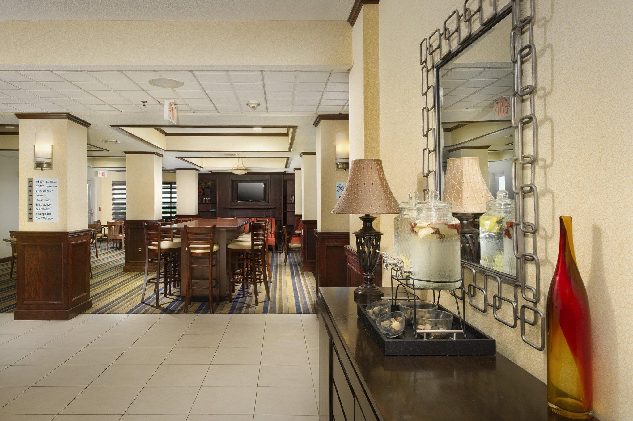 Express & West Sea World Area By Ihg Hotel San Antonio