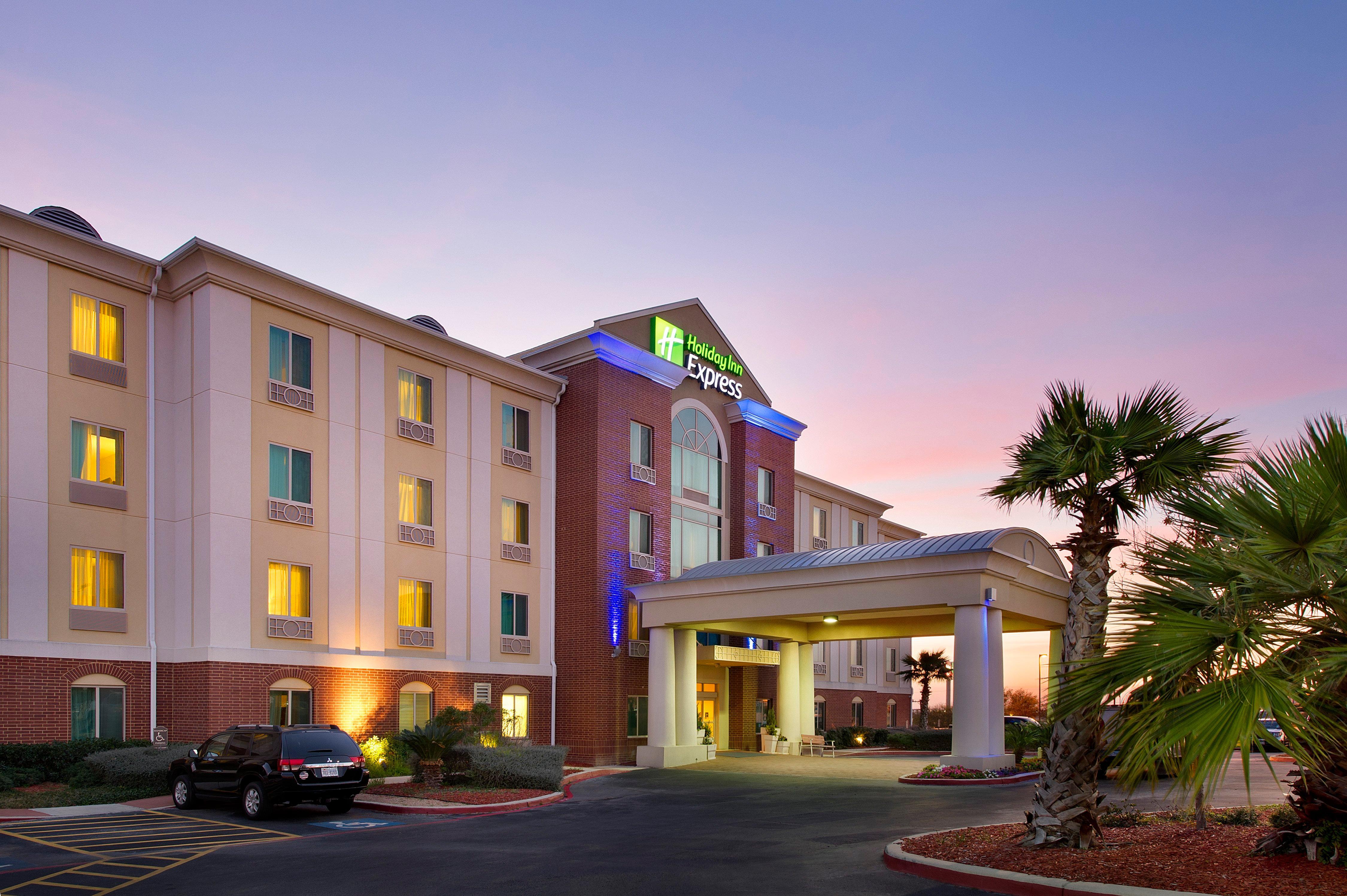 Hotel Express & West Sea World Area By Ihg 3*