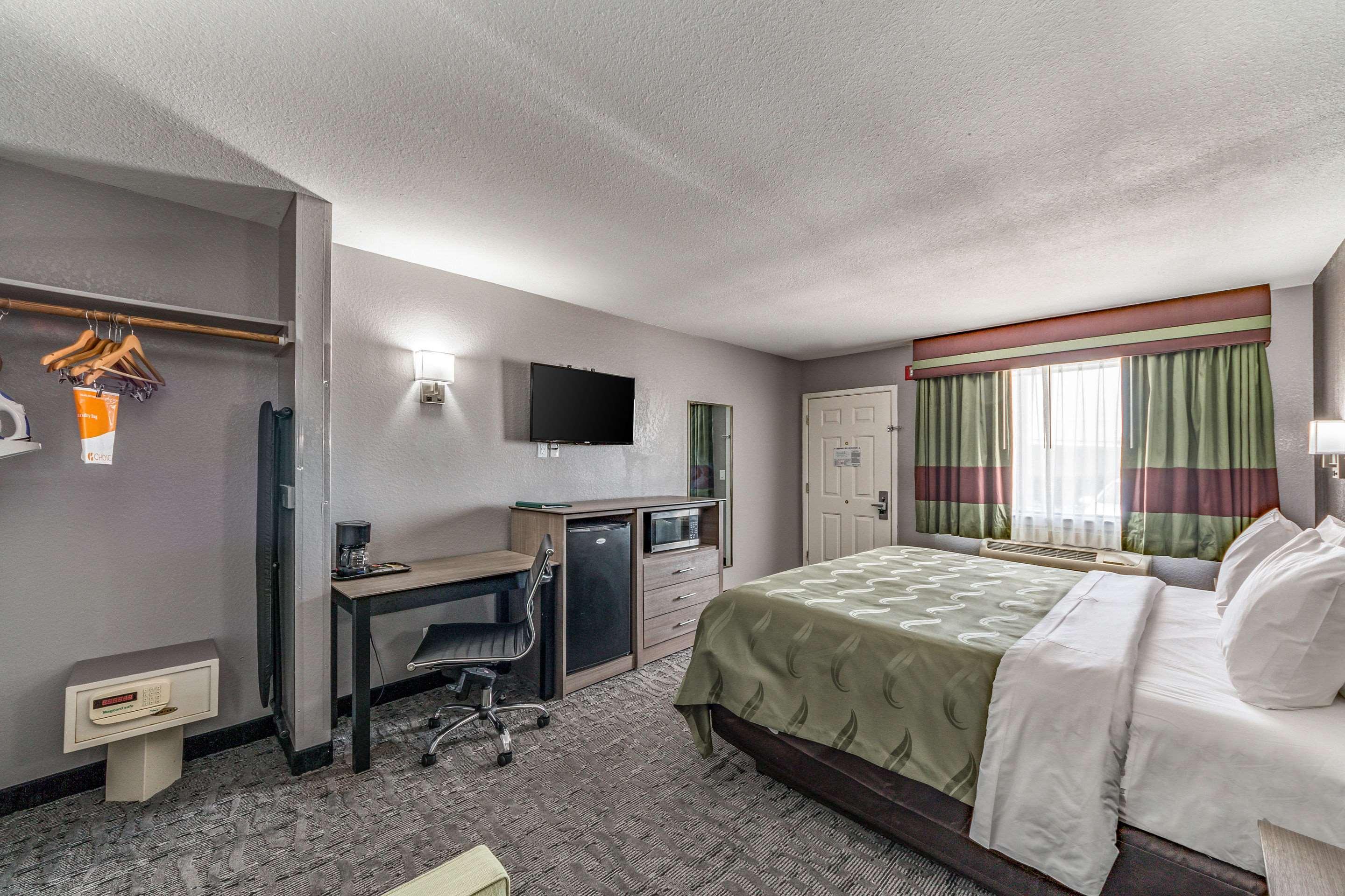 Inn Quality I-10 East Near Frost Bank Center