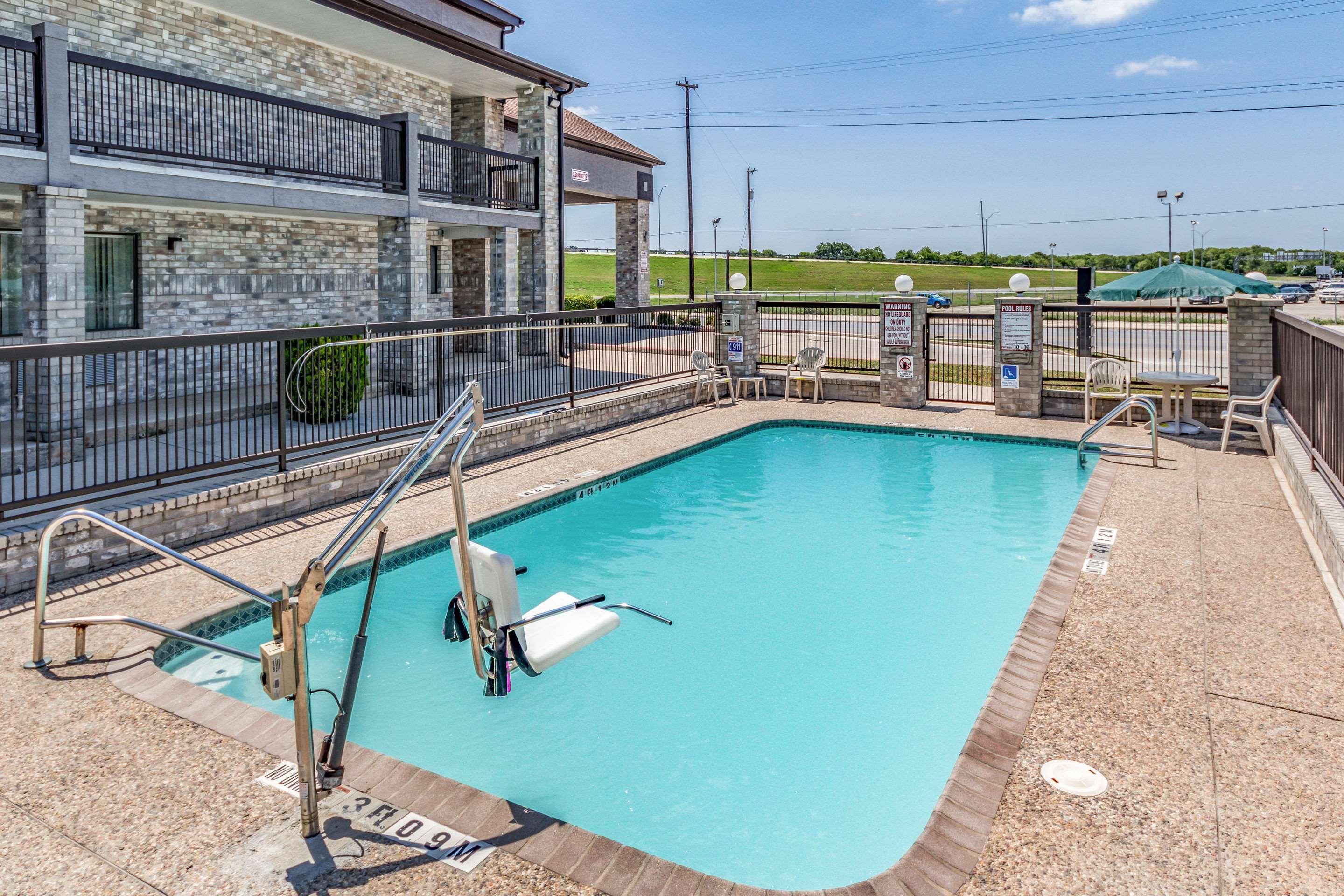 Inn Quality I-10 East Near Frost Bank Center San Antonio