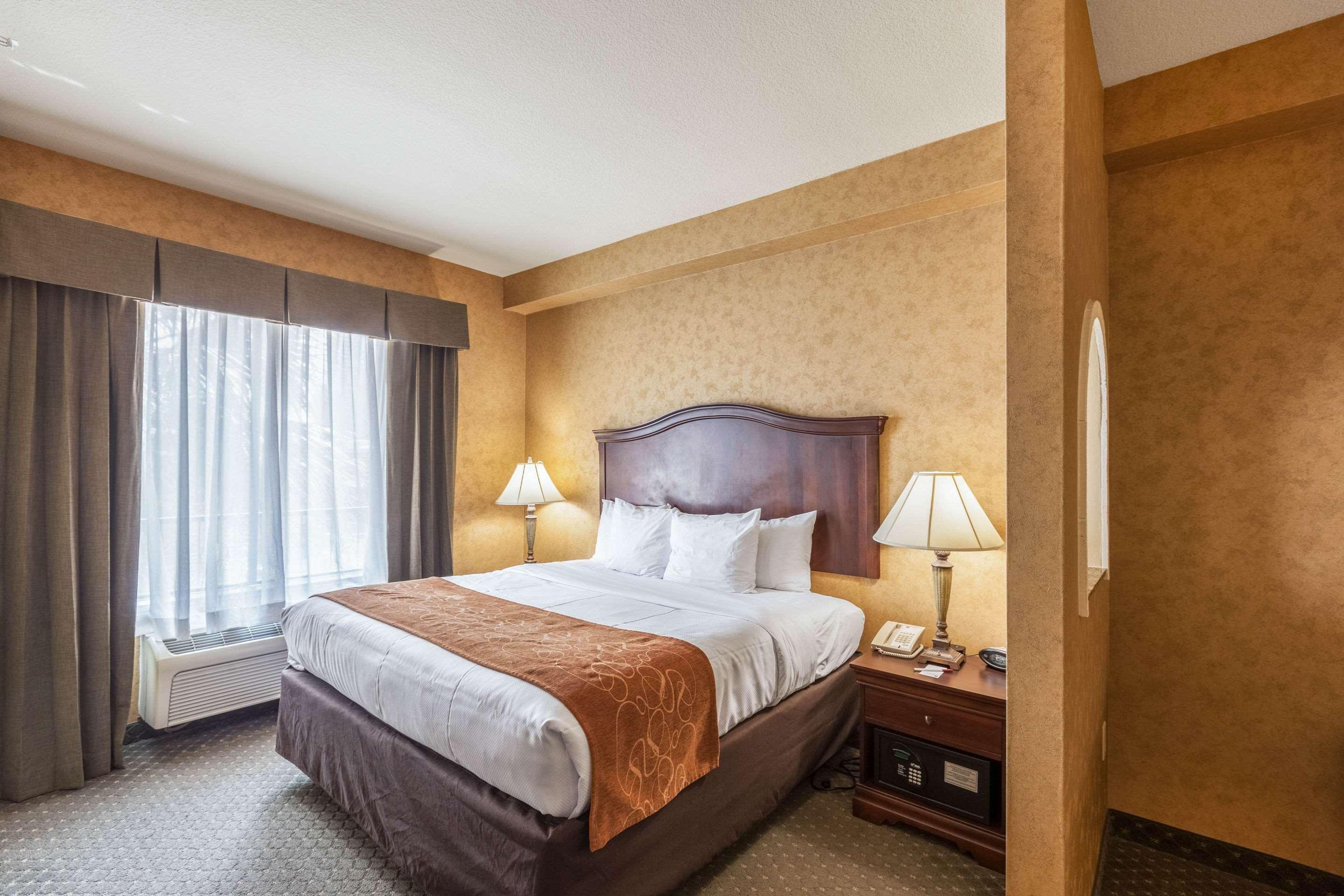 Comfort Alamo-river Walk 3*