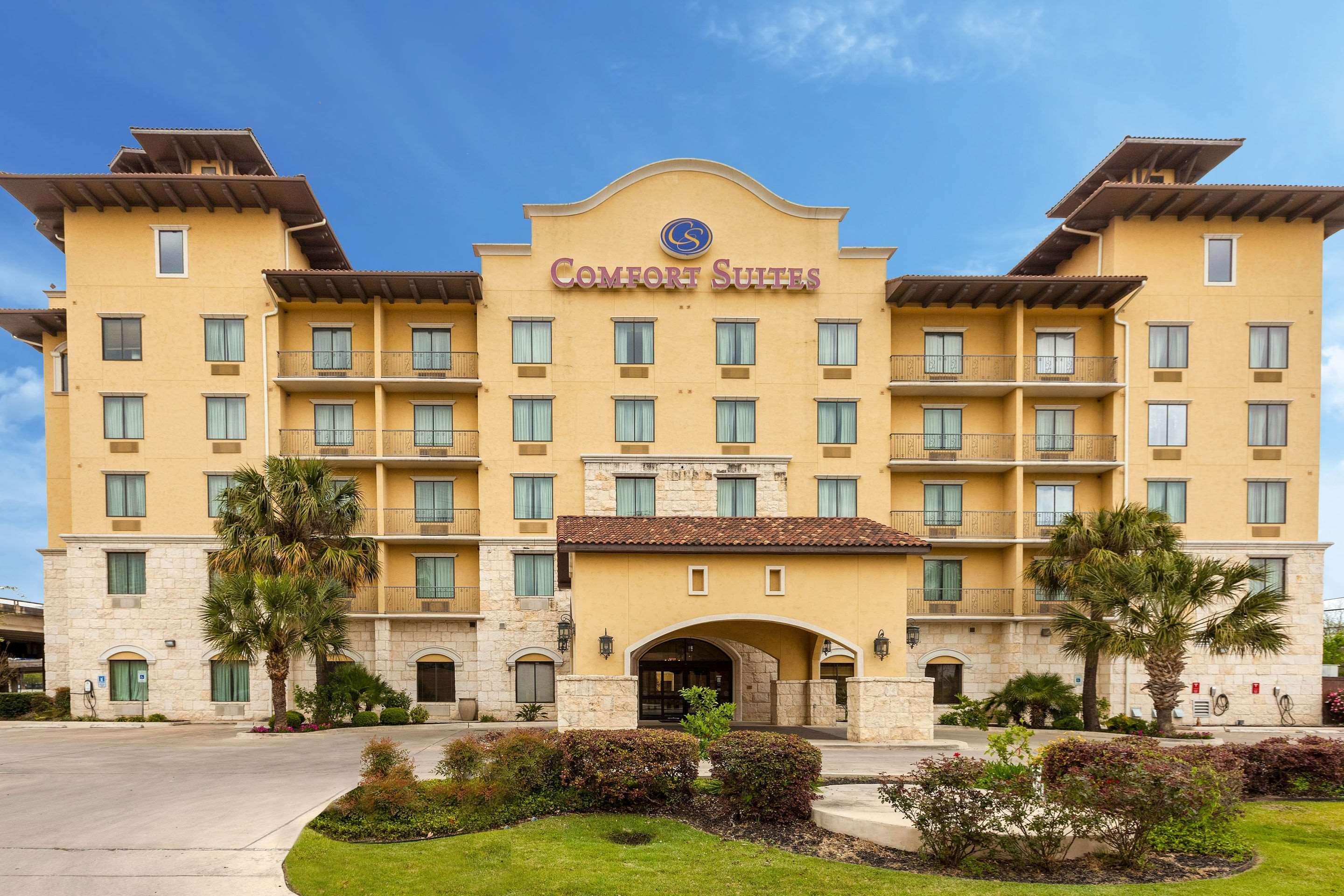 Comfort Alamo-river Walk 3*