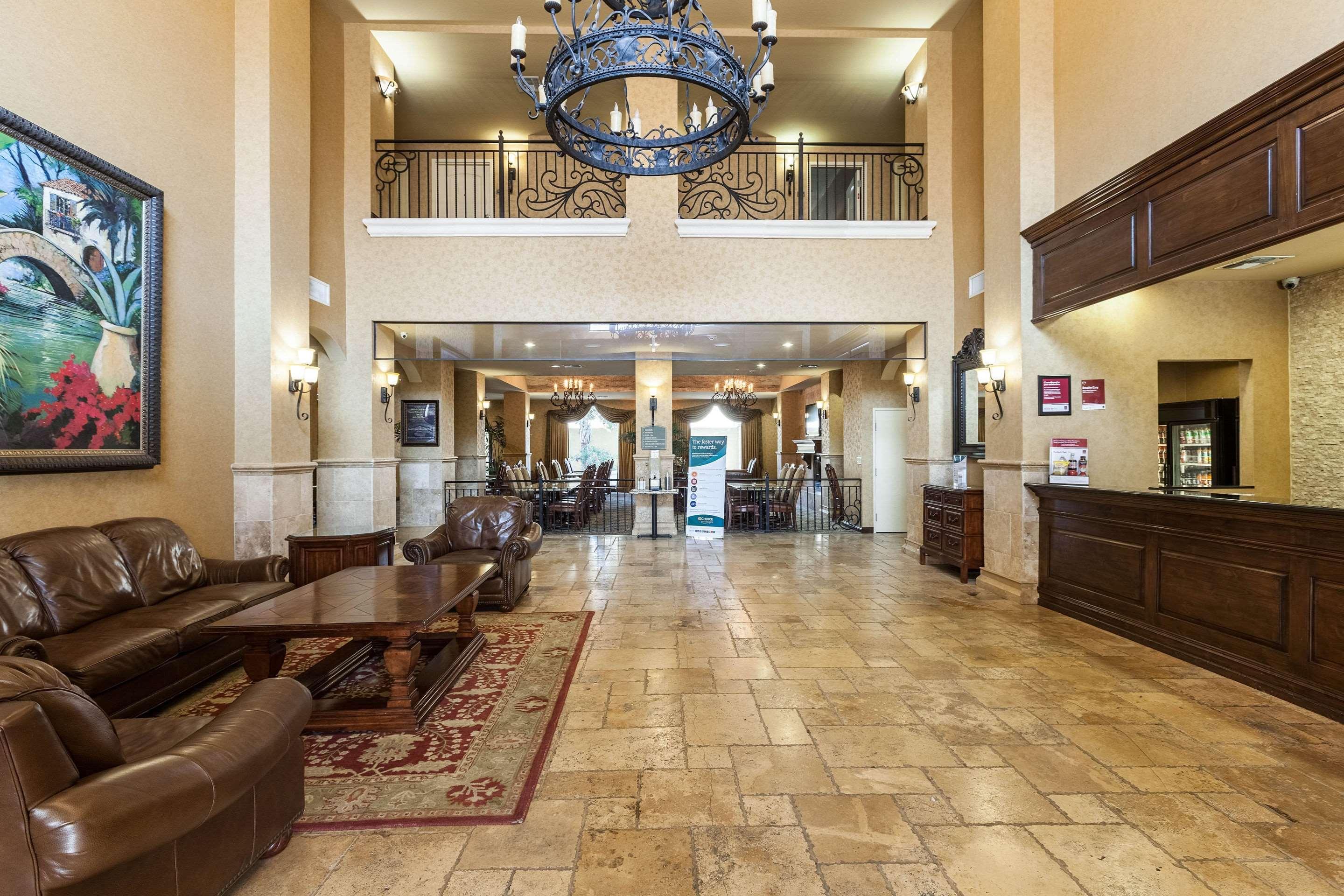 Comfort Alamo-river Walk 3*
