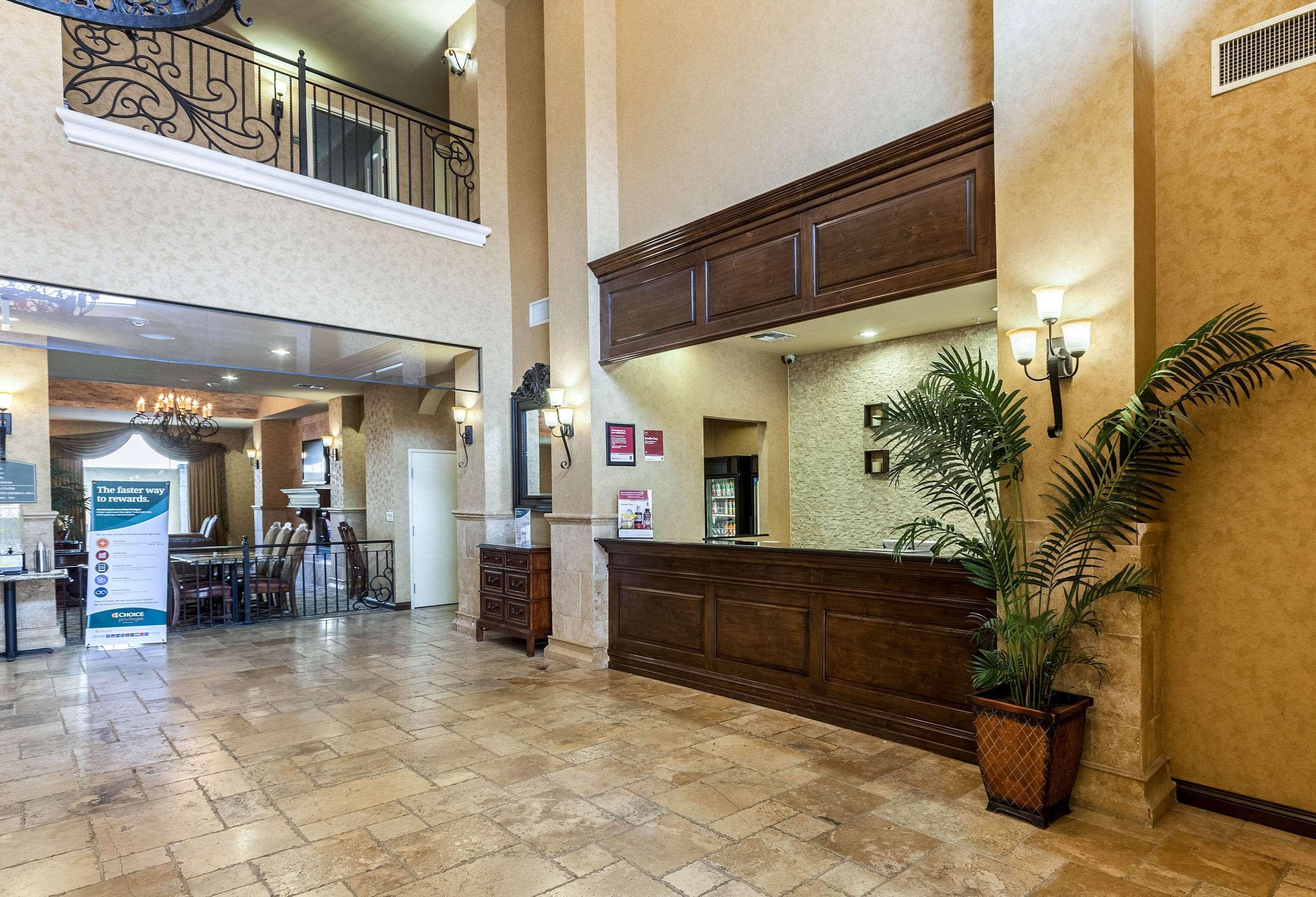 Comfort Alamo-river Walk Hotel