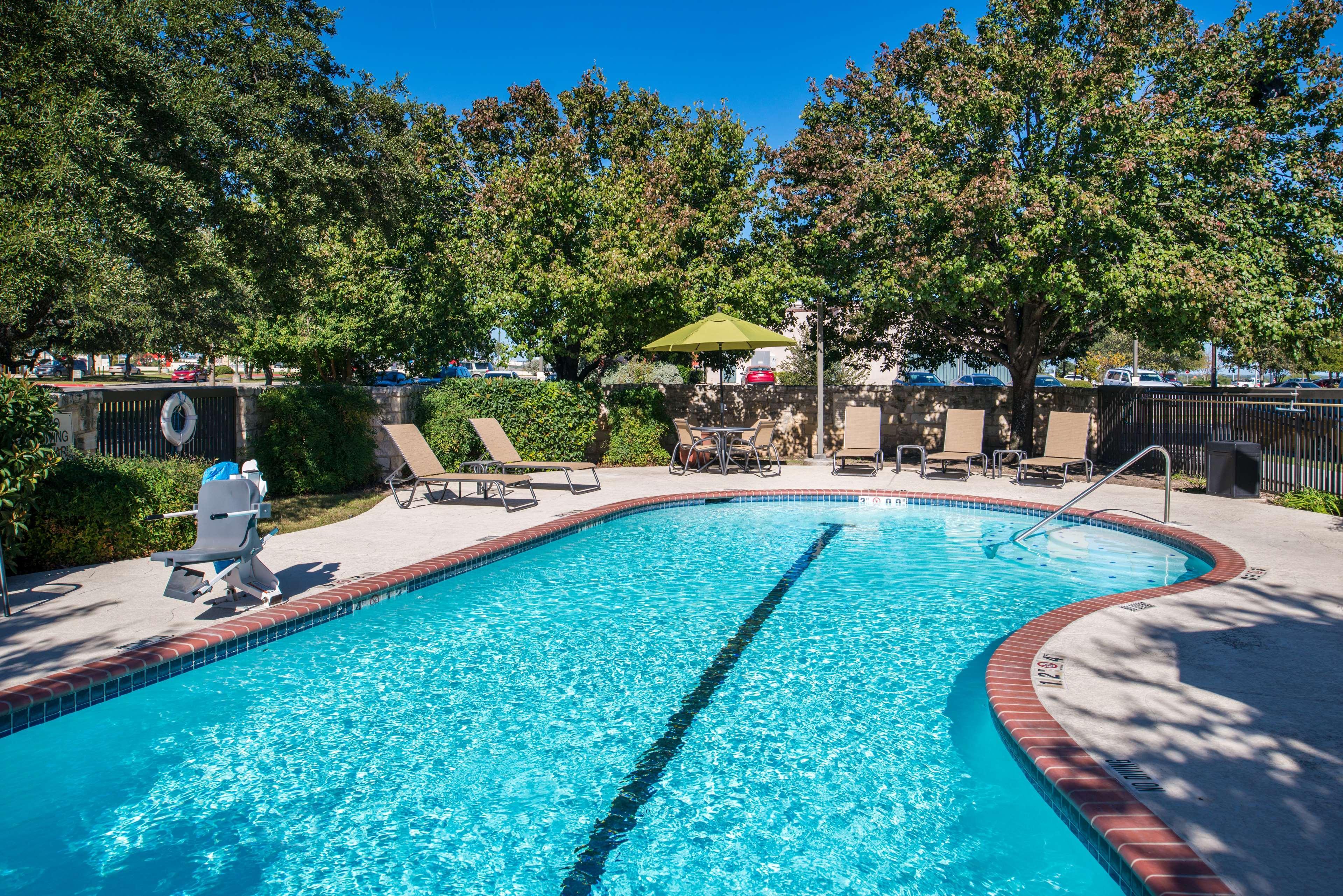 Hotel Hampton Stone Oak 3*