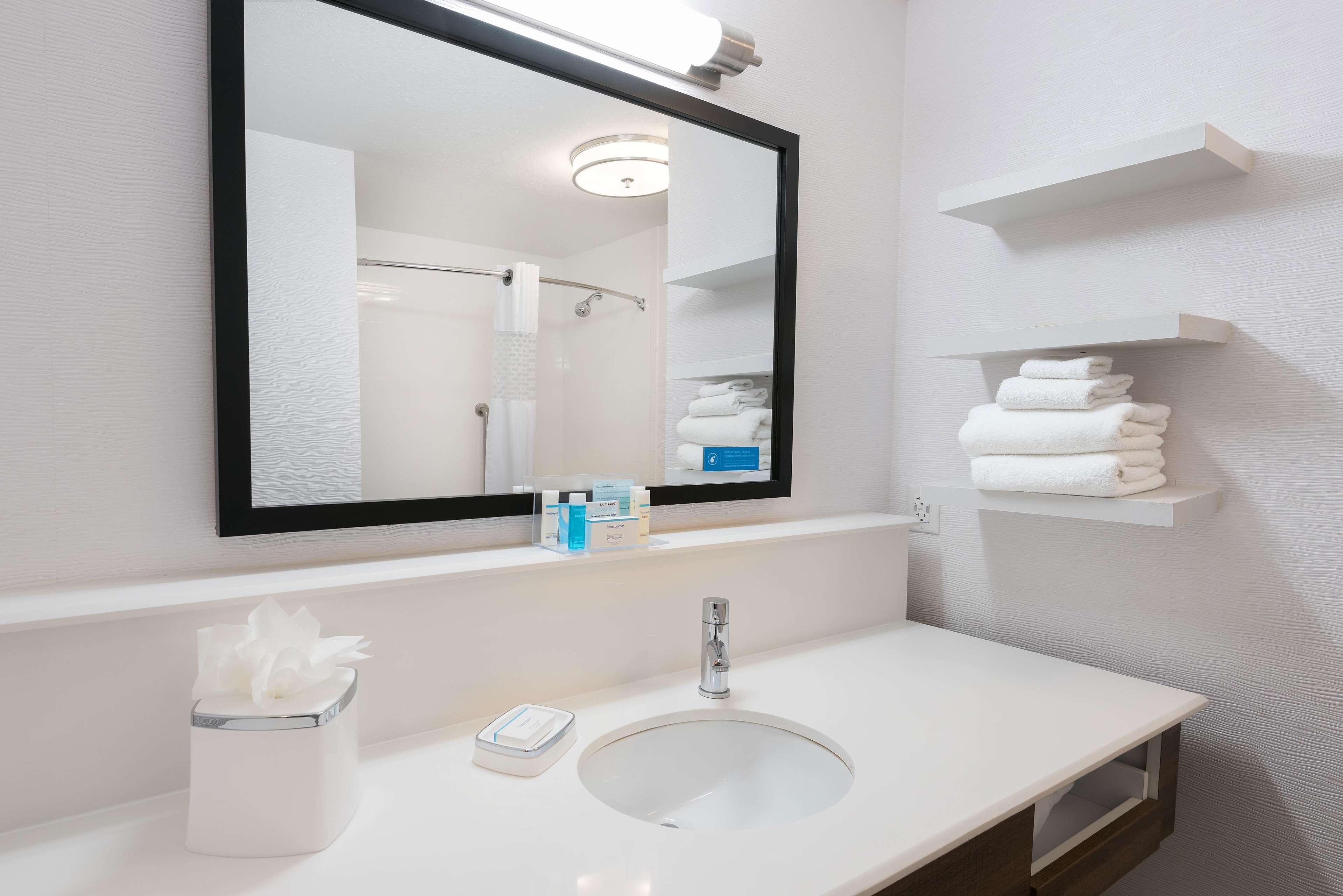 Hampton & Brooks Base, Tx Hotel 3*
