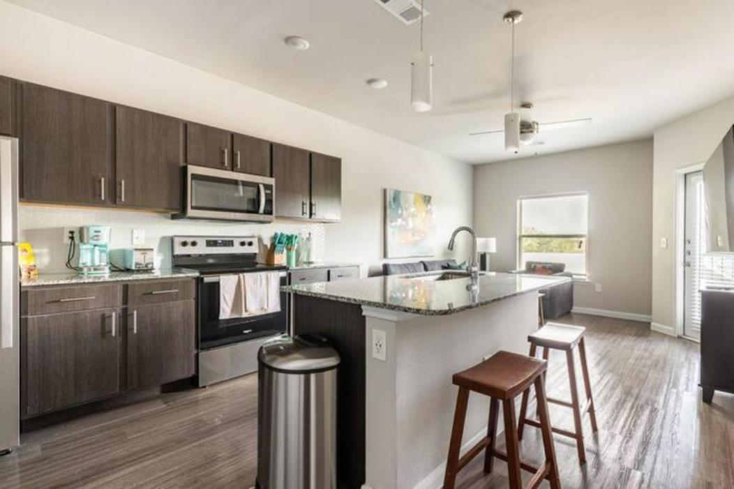 Lux - Free Wifi - Pool - Gym Apartment San Antonio