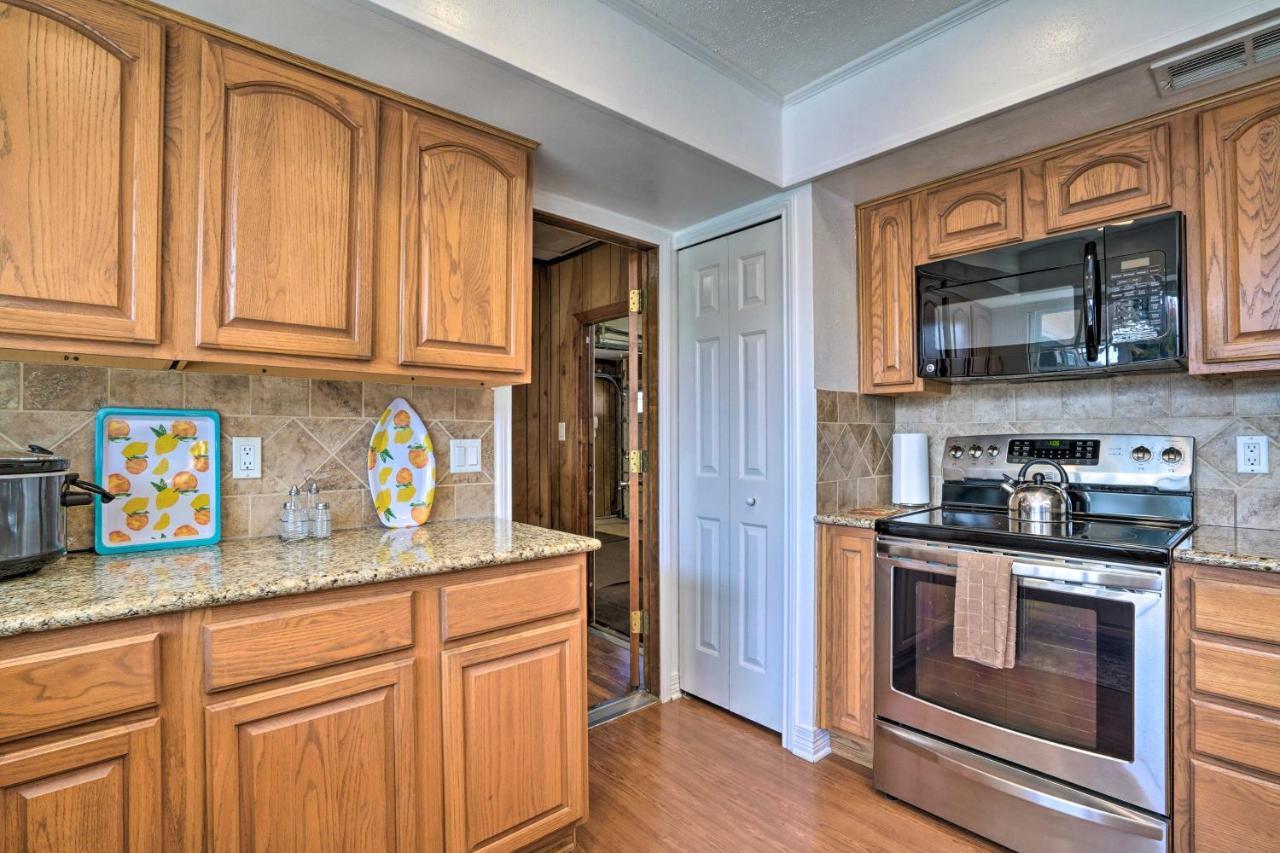Holiday home With Pool, Near Lackland Afb!