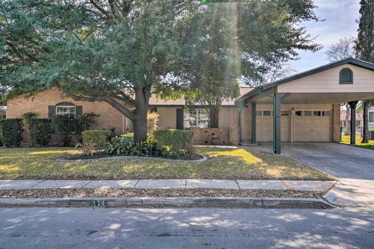 Holiday home With Pool, Near Lackland Afb!