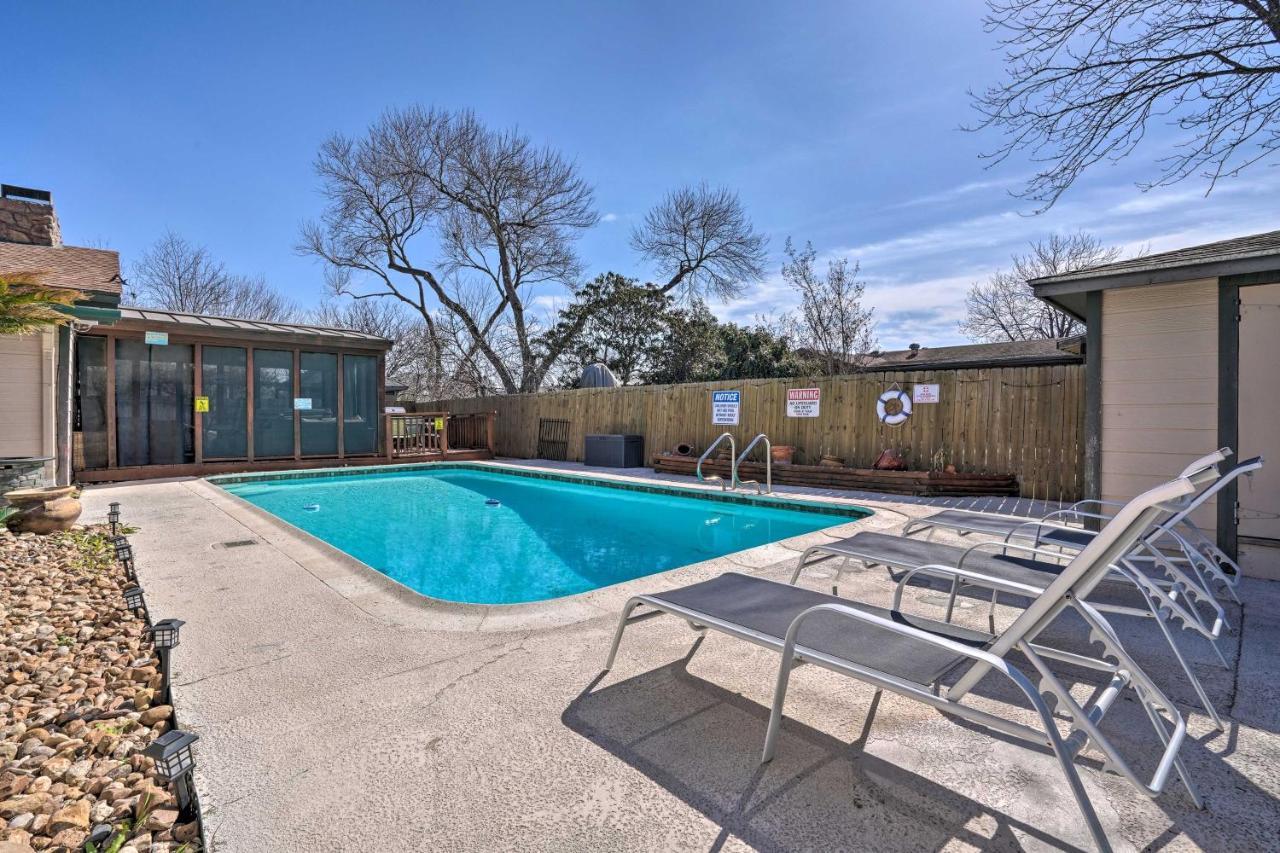 With Pool, Near Lackland Afb! *
