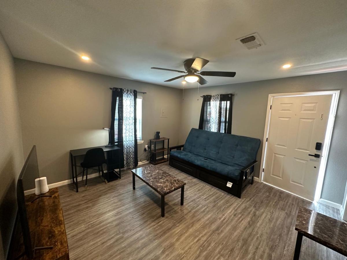 Hess St Apartment