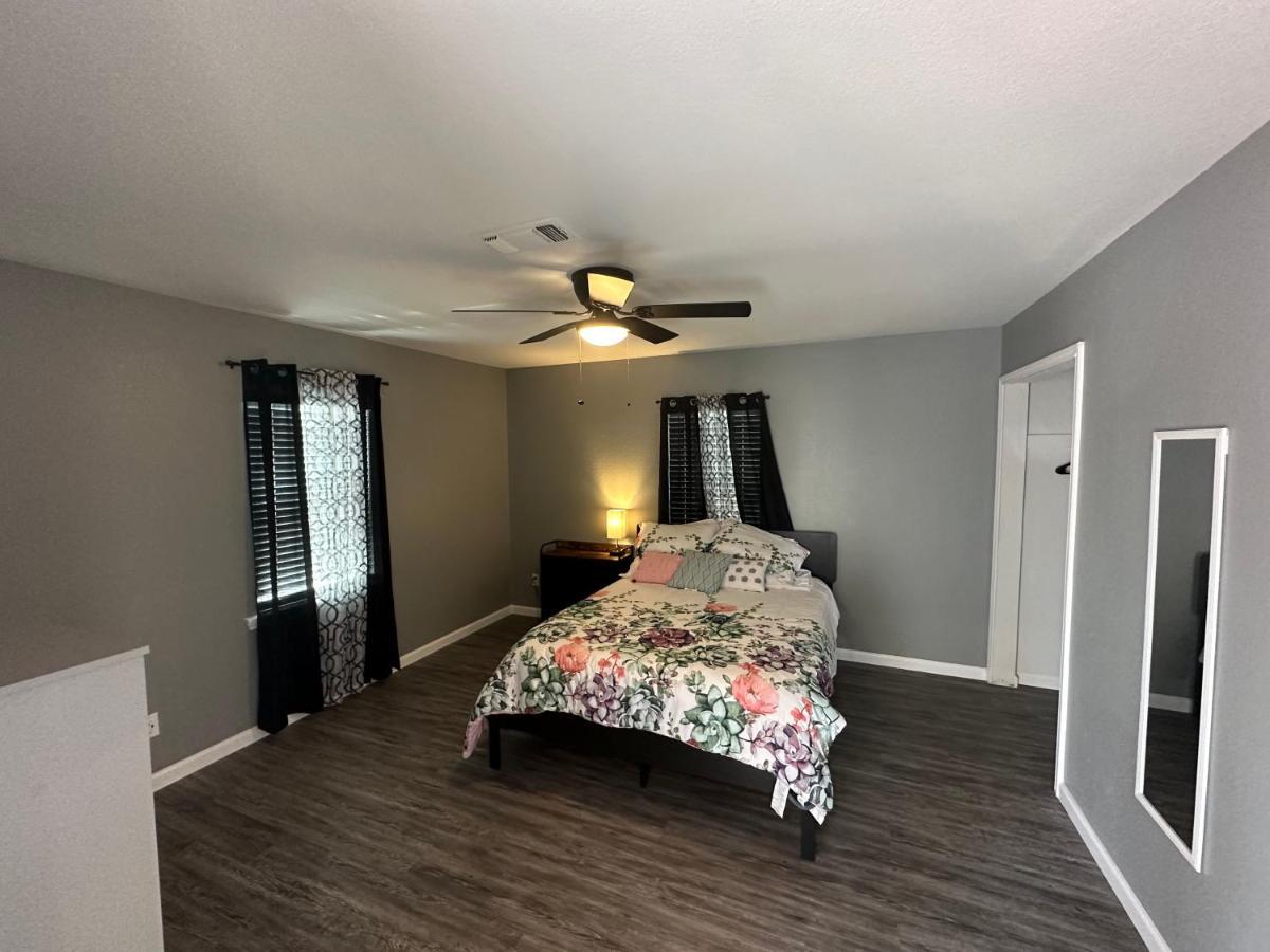 Apartment Hess St San Antonio