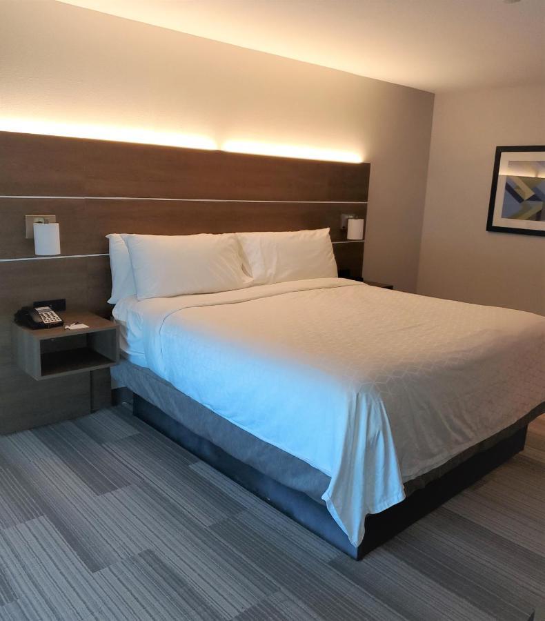 Hotel Express & West Sea World Area By Ihg San Antonio
