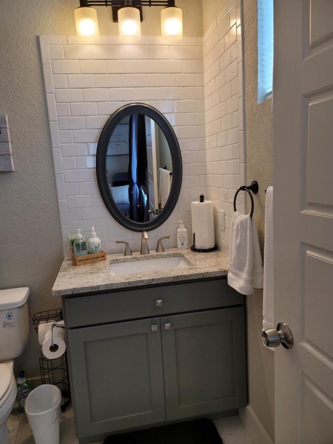 Spacious Townhouse Minutes From Downtown Sa.