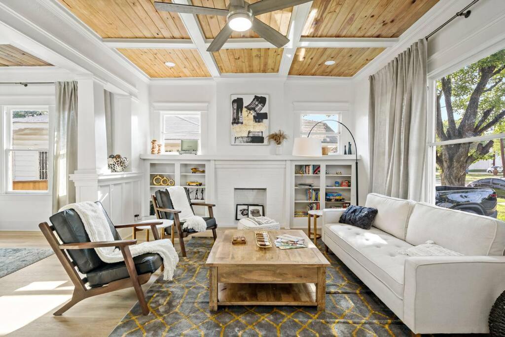 Urban Elegance Retreat *