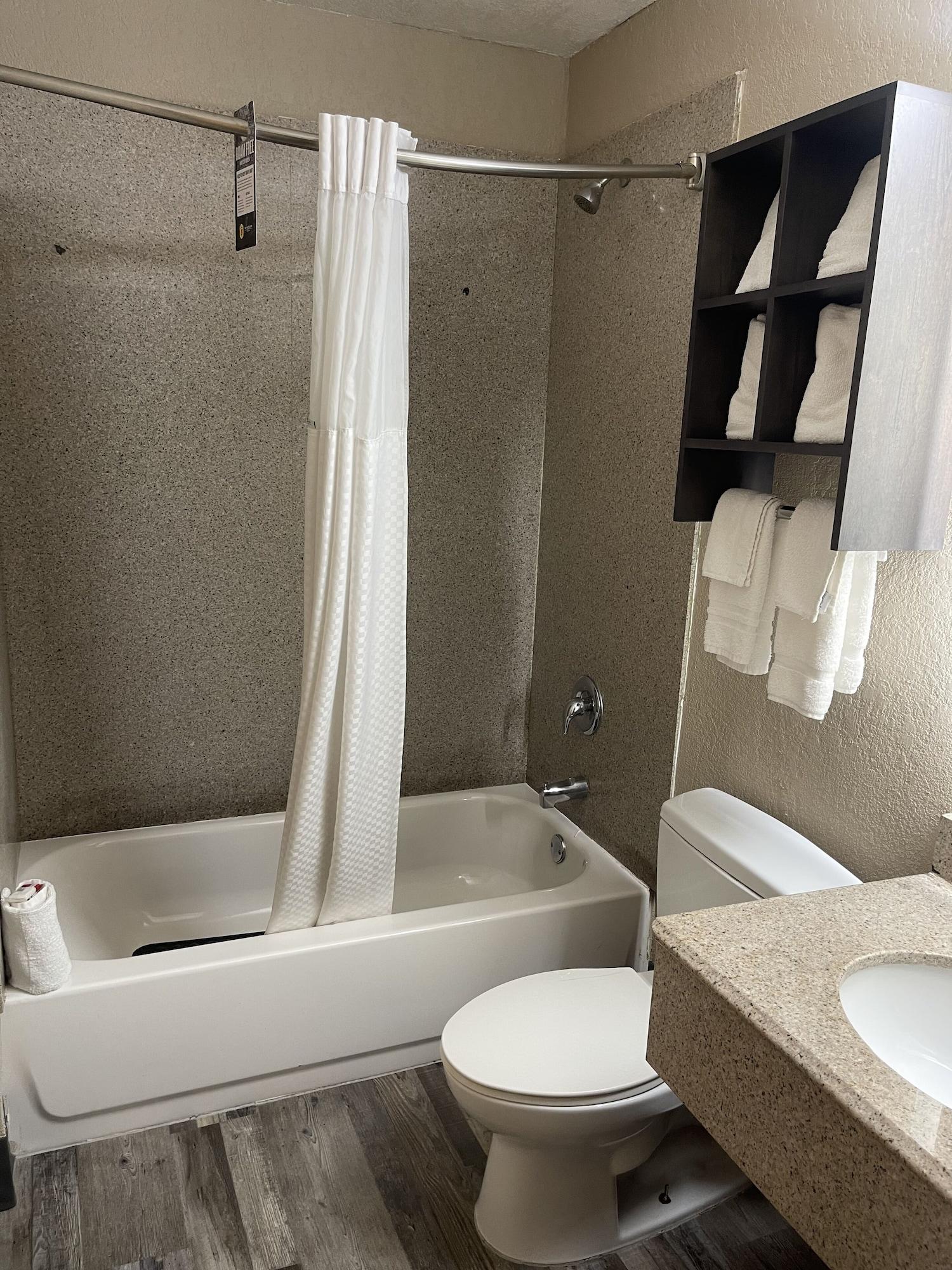 Super 8 By Wyndham Downtown Ne San Antonio