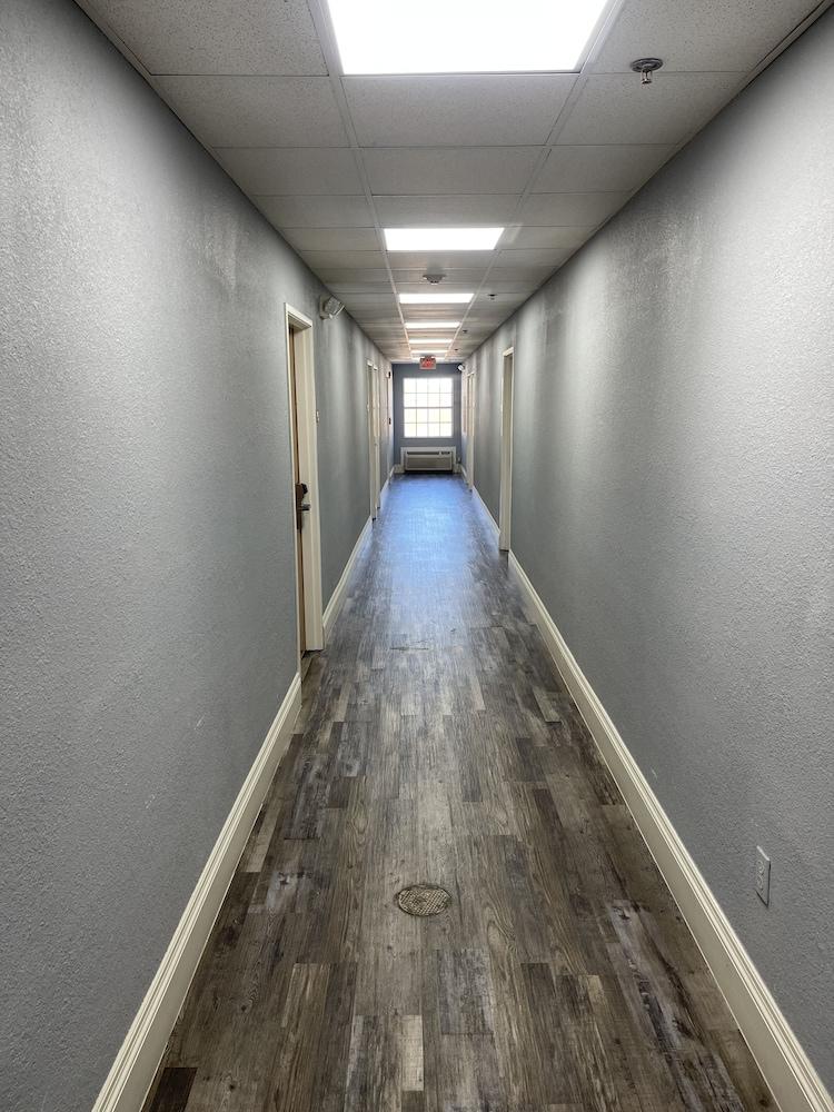 Hotel Super 8 By Wyndham Downtown Ne