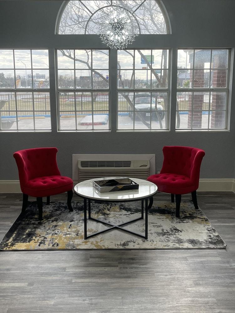 Super 8 By Wyndham Downtown Ne