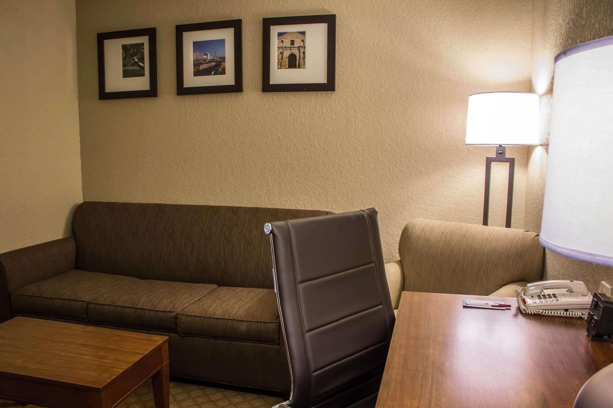 Hotel Comfort Near Seaworld 3*