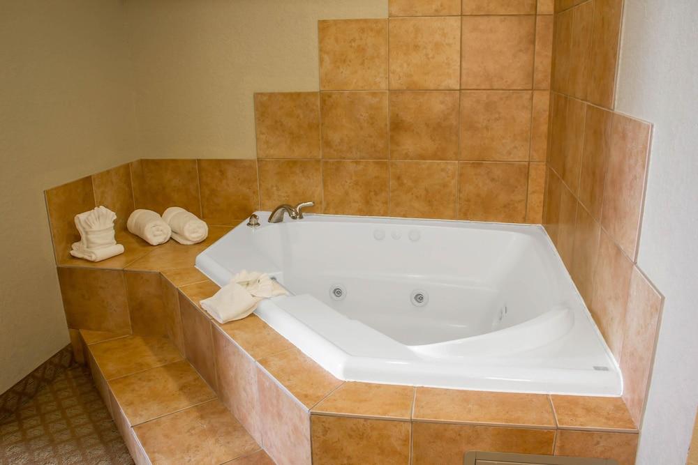 Comfort Near Seaworld San Antonio
