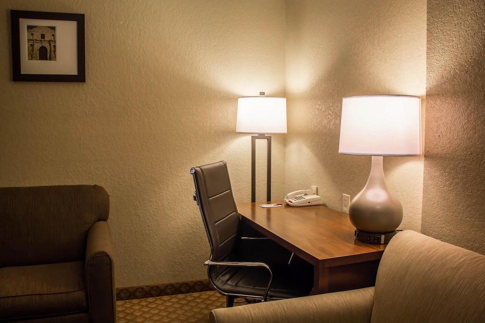 Hotel Comfort Near Seaworld San Antonio