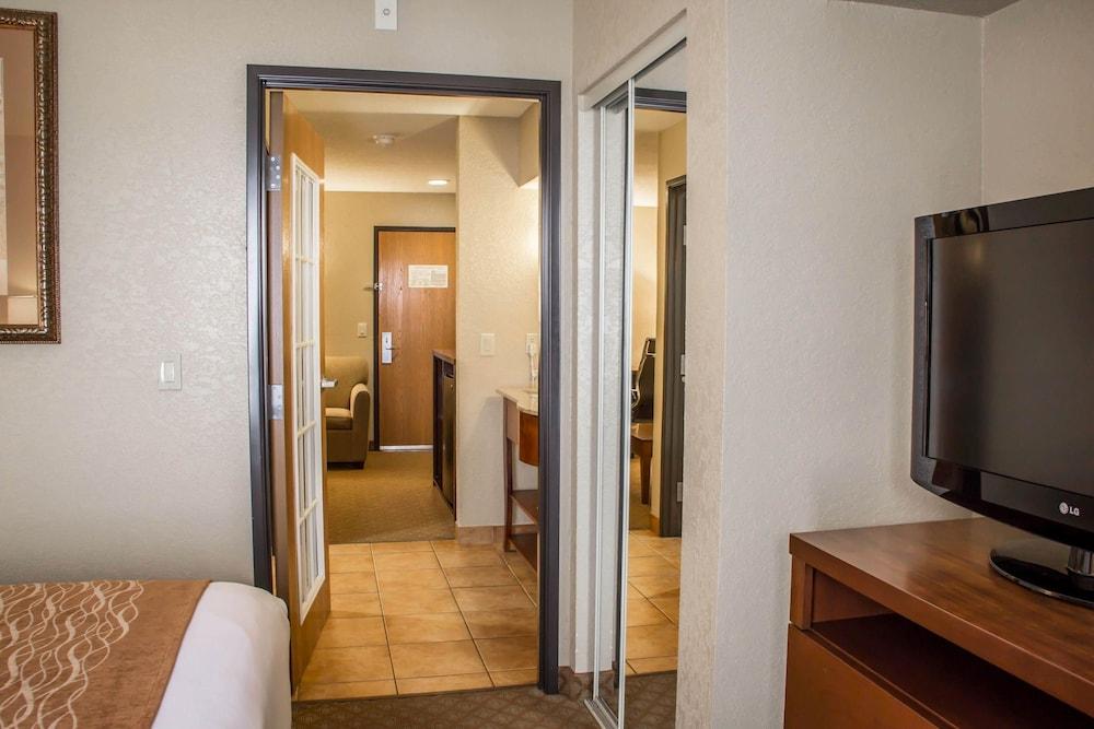 Comfort Near Seaworld Hotel