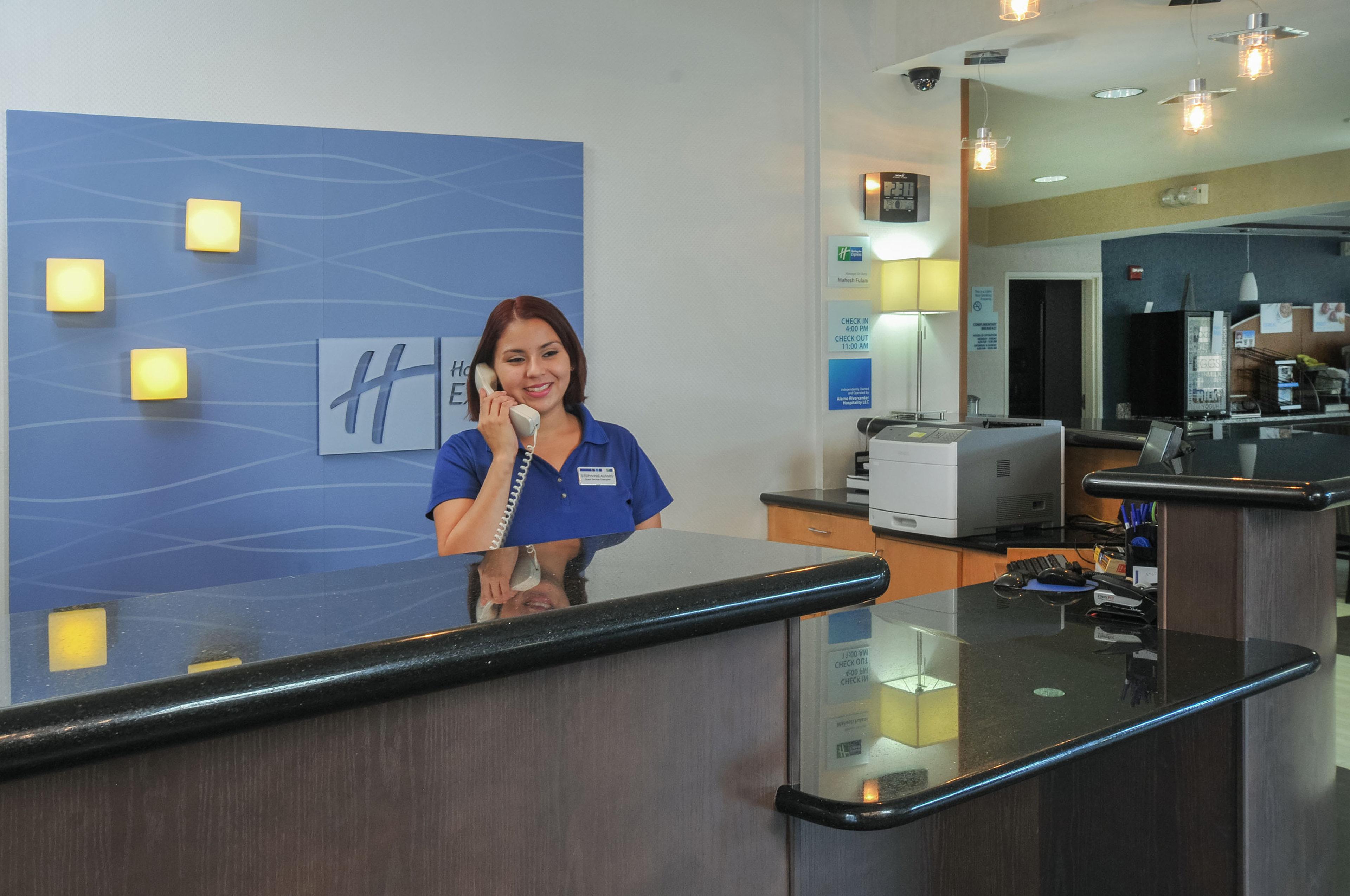 Express & - Rivercenter Area By Ihg Hotel