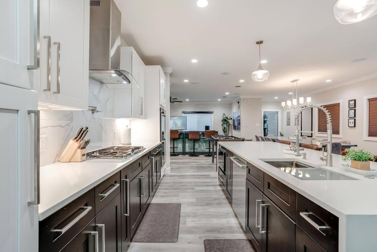 Villa Luxury 6br/5ba + Hot Tub Near Dt San Antonio