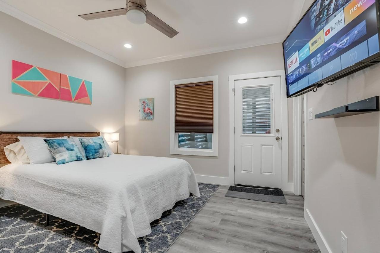 Luxury 6br/5ba + Hot Tub Near Dt Villa *