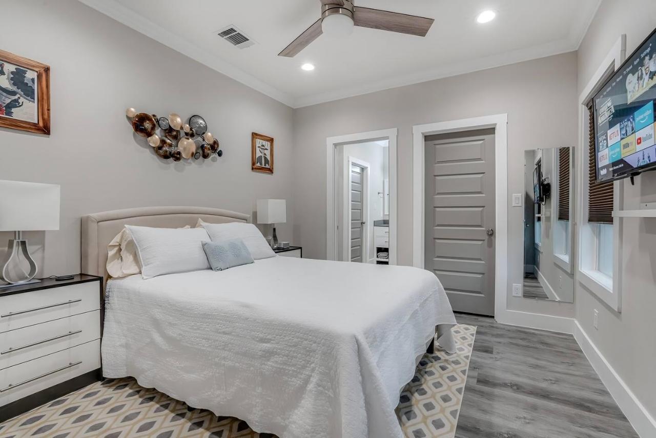 Luxury 6br/5ba + Hot Tub Near Dt