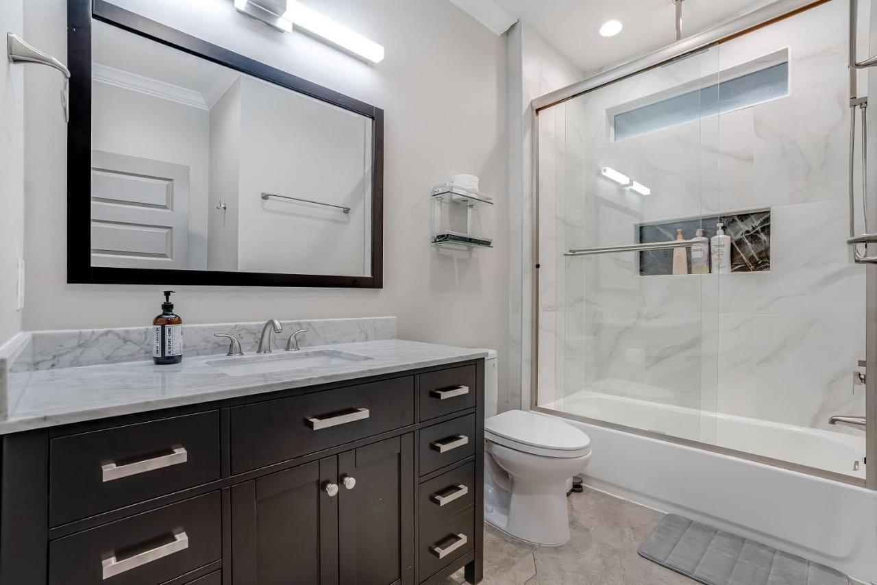 Luxury 6br/5ba + Hot Tub Near Dt * San Antonio