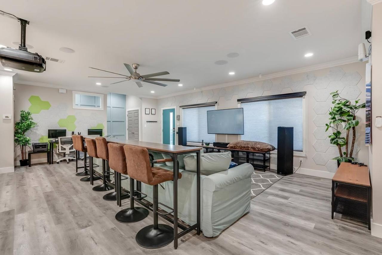 Luxury 6br/5ba + Hot Tub Near Dt *