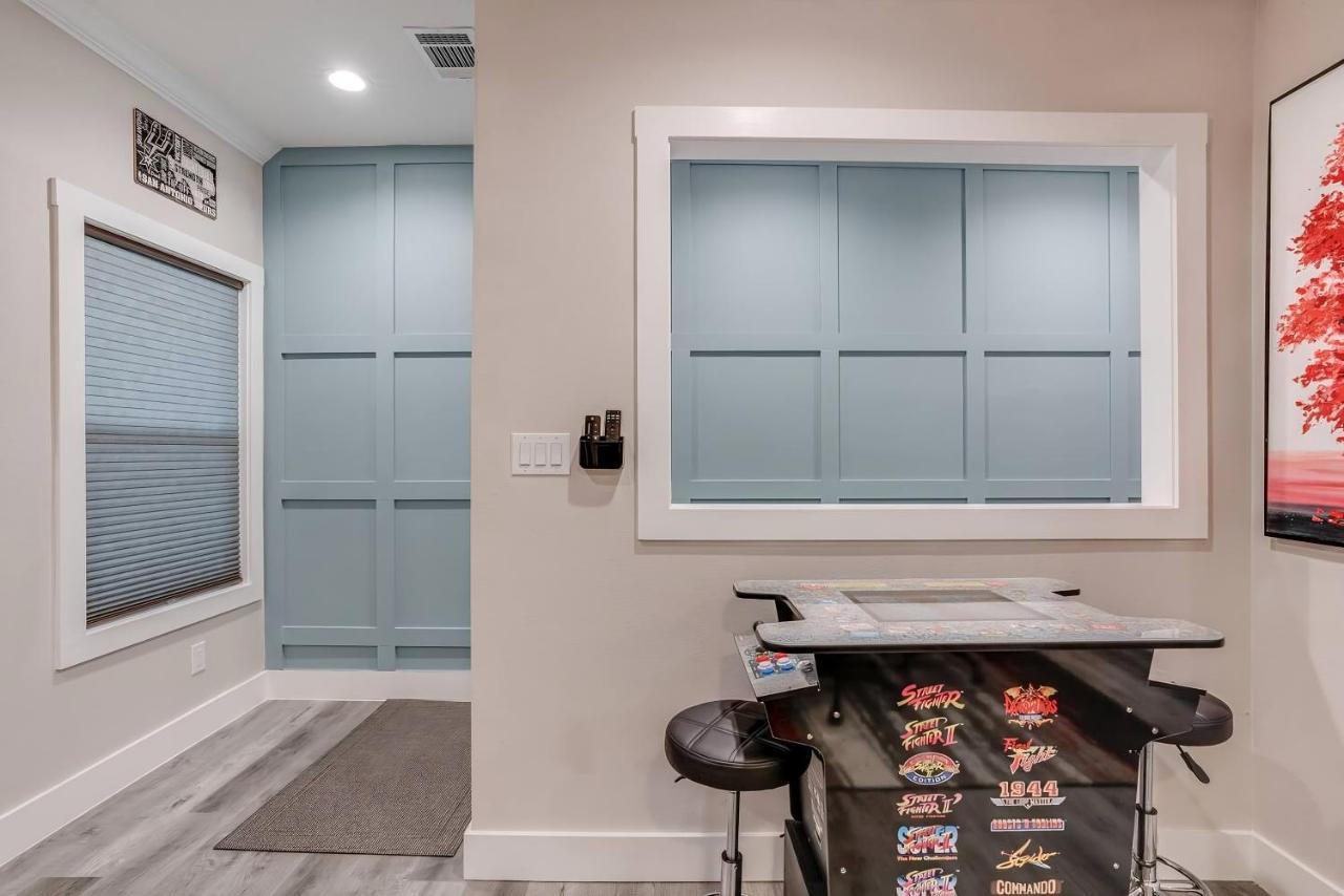 Luxury 6br/5ba + Hot Tub Near Dt * San Antonio