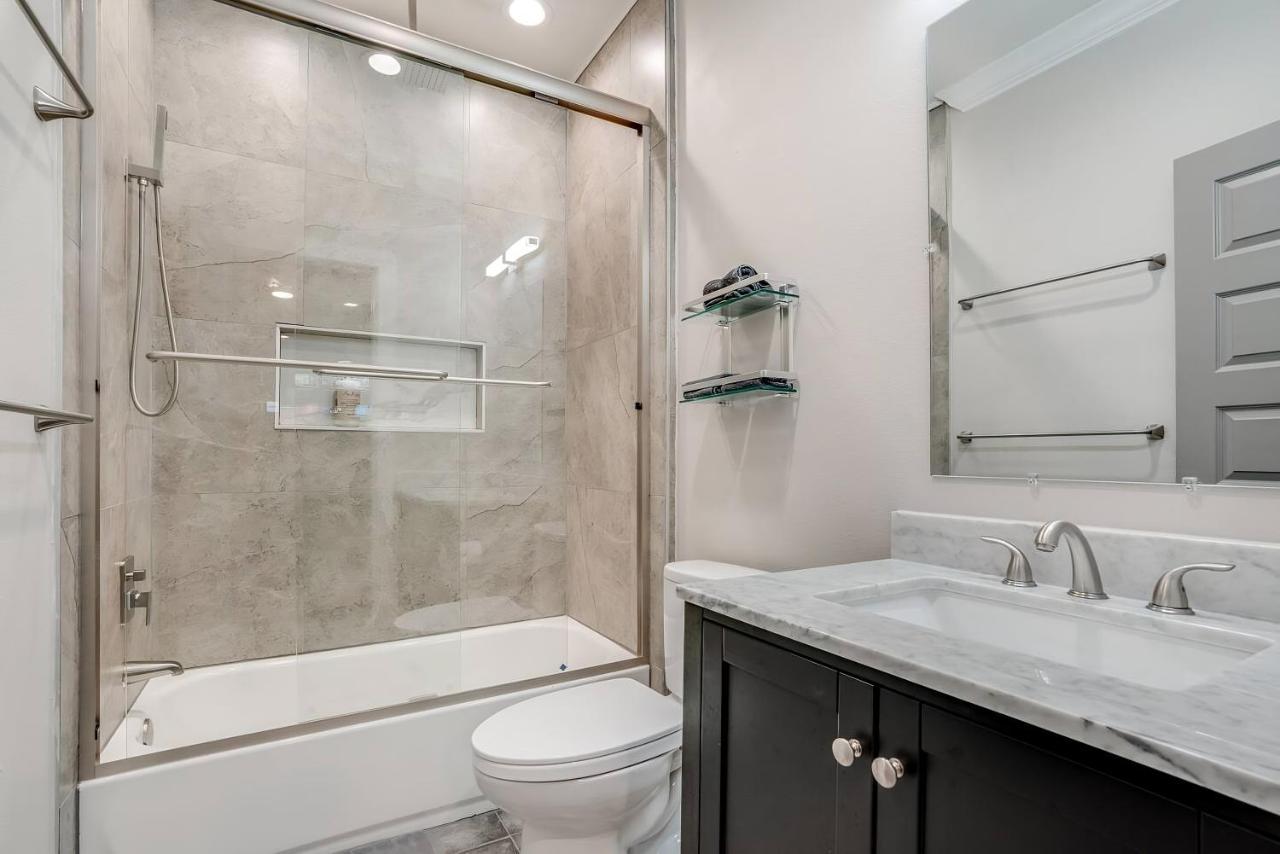 Luxury 6br/5ba + Hot Tub Near Dt * San Antonio