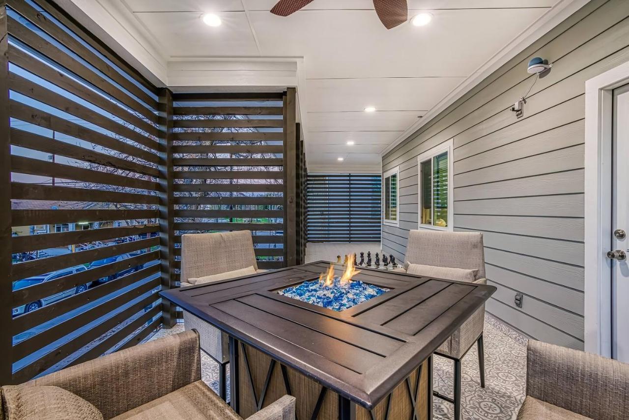 Luxury 6br/5ba + Hot Tub Near Dt Villa *